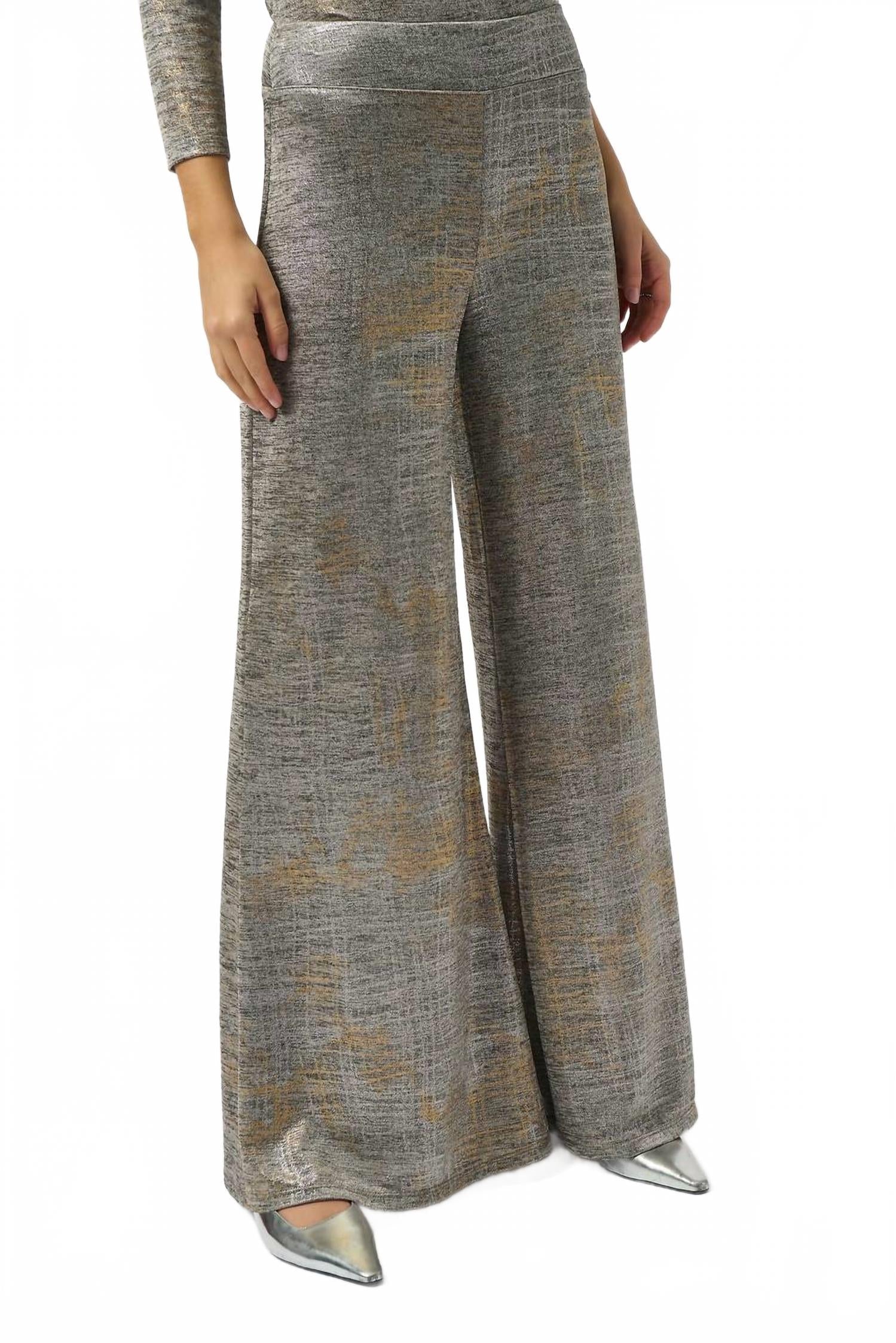 Pantalón de pierna ancha de tiro alto color beige