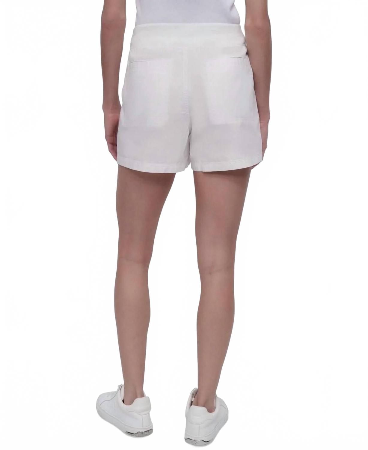 Short color blanco