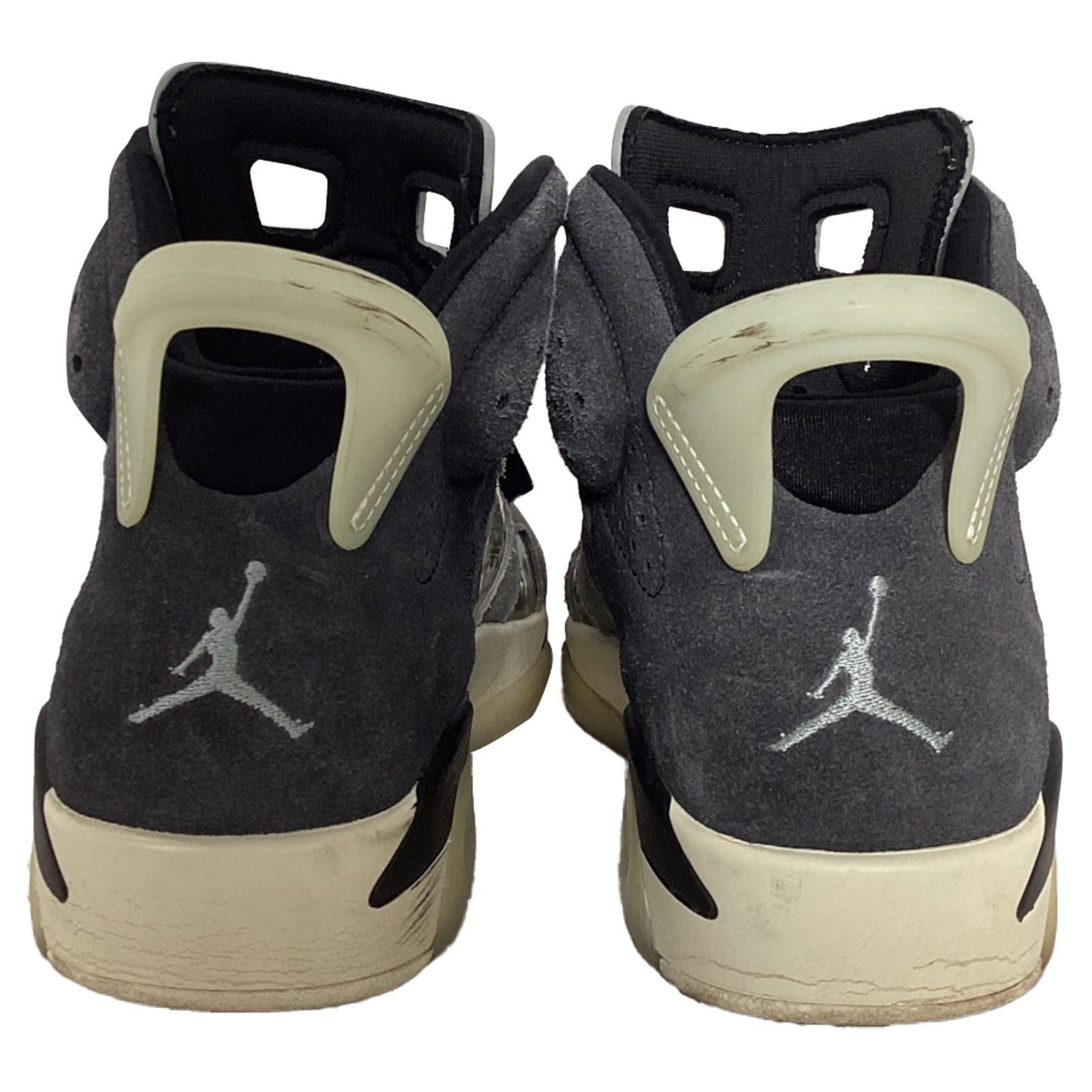 Tenis de gamuza color gris