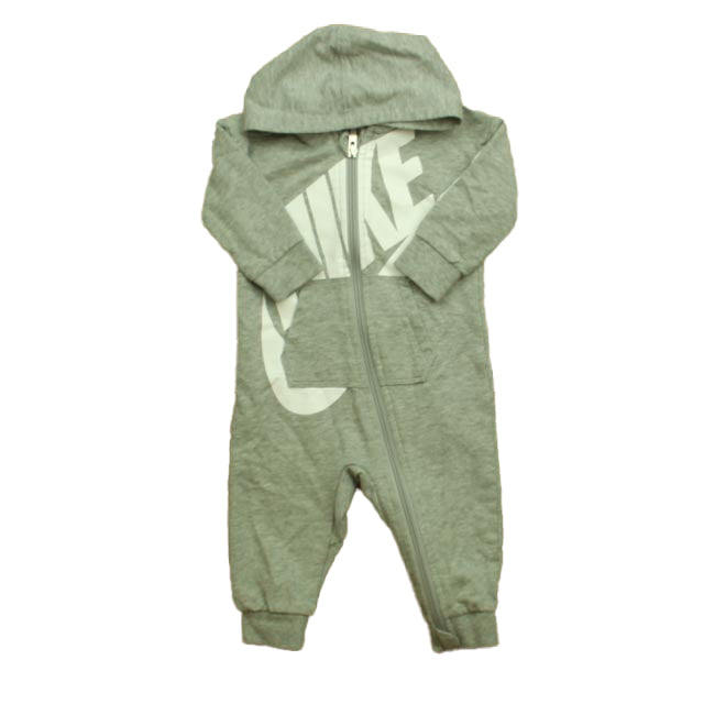 Conjunto de ropa para niño color gris