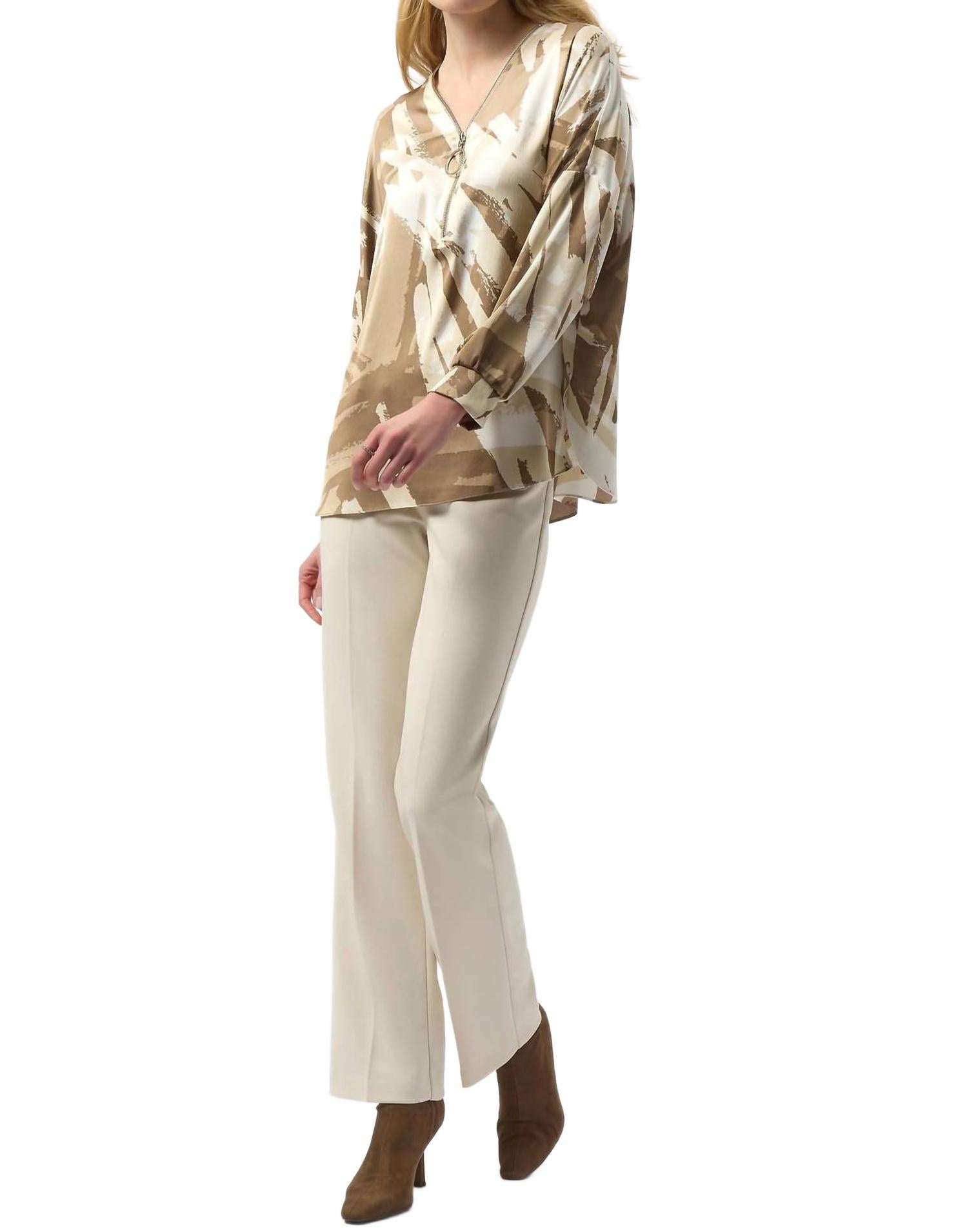 Top de satén con cuello en V color blanco y beige