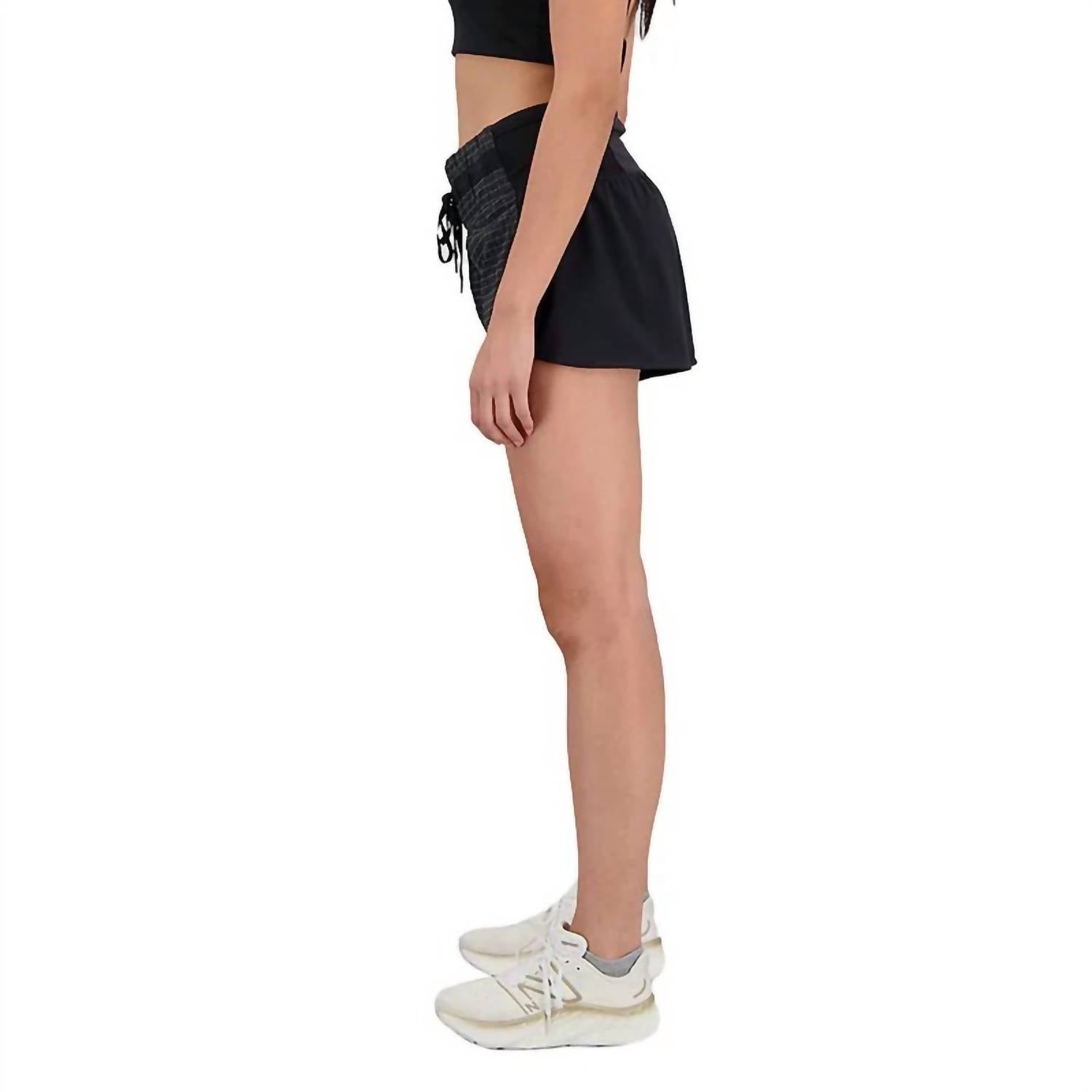Short color negro