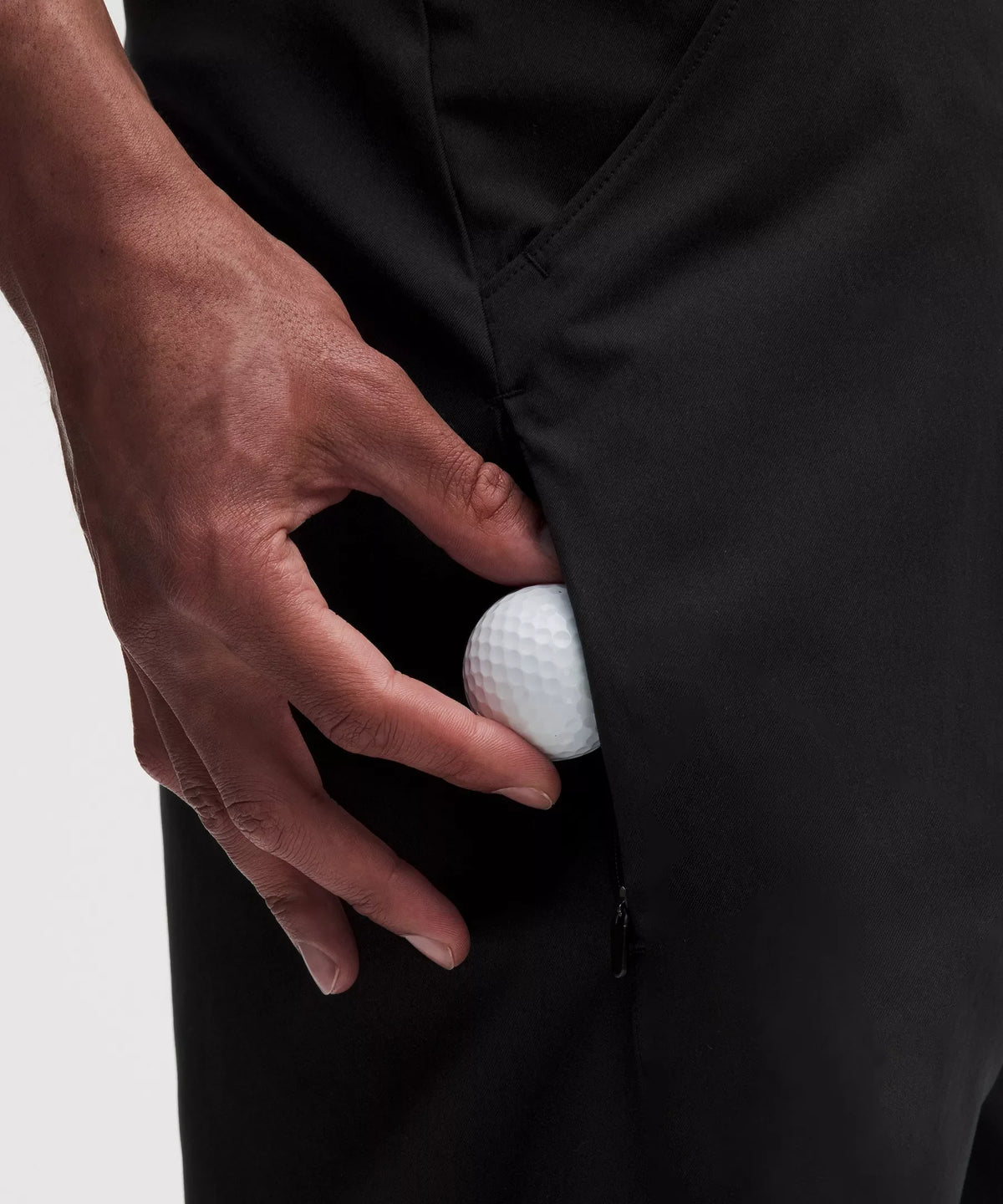 Pantalón de corte amplio