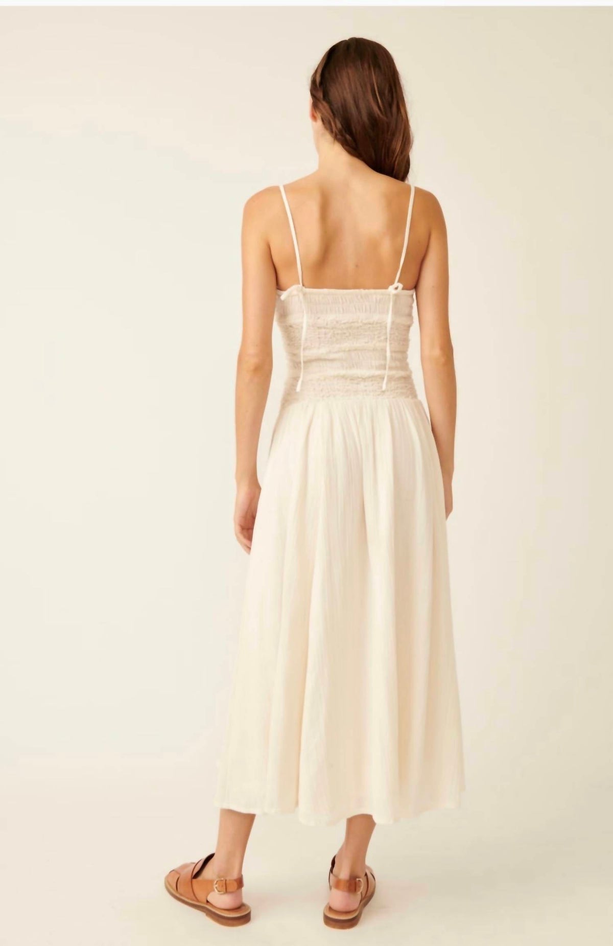 Vestido midi color marfil