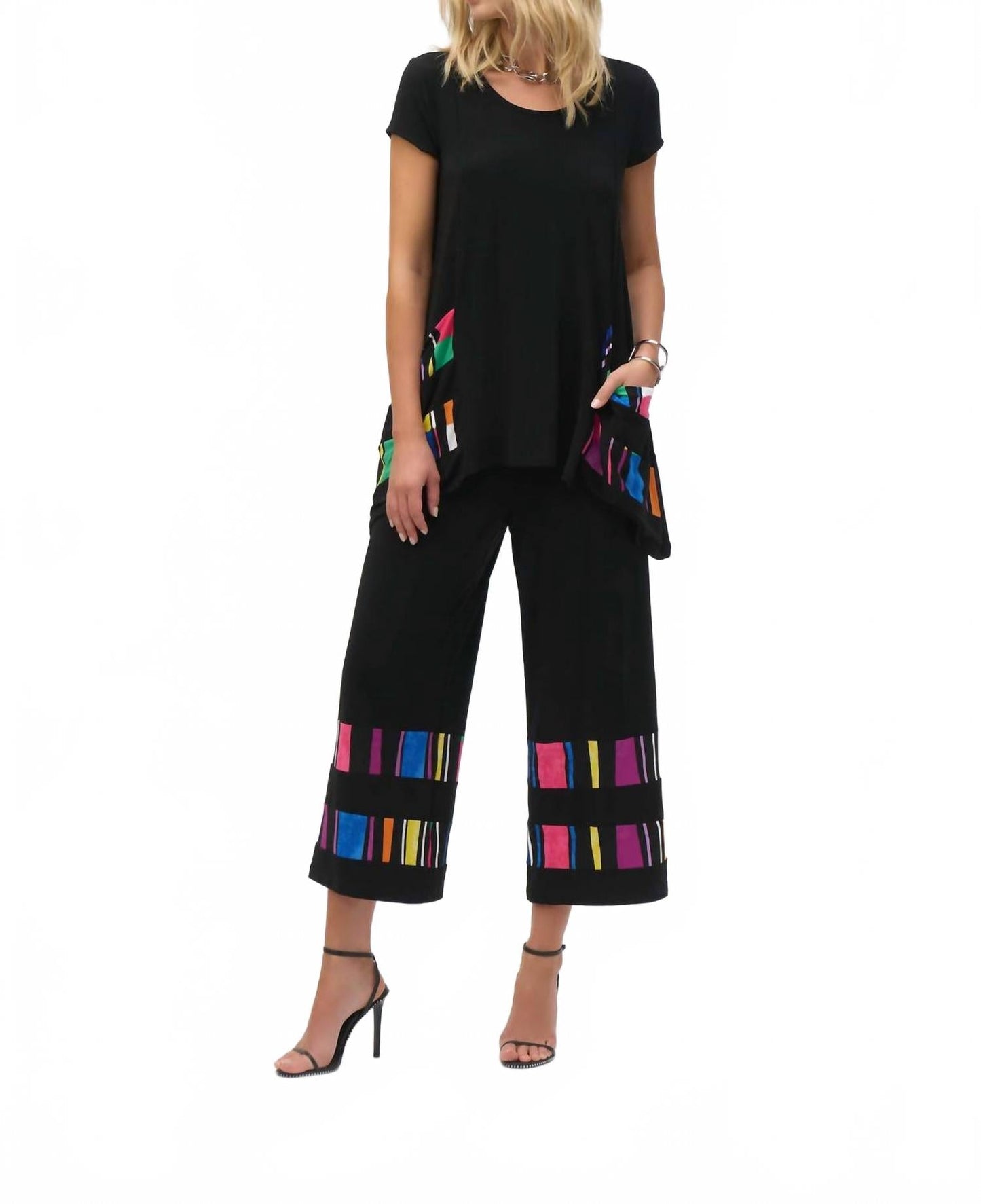 Pantalón de pierna ancha color negro