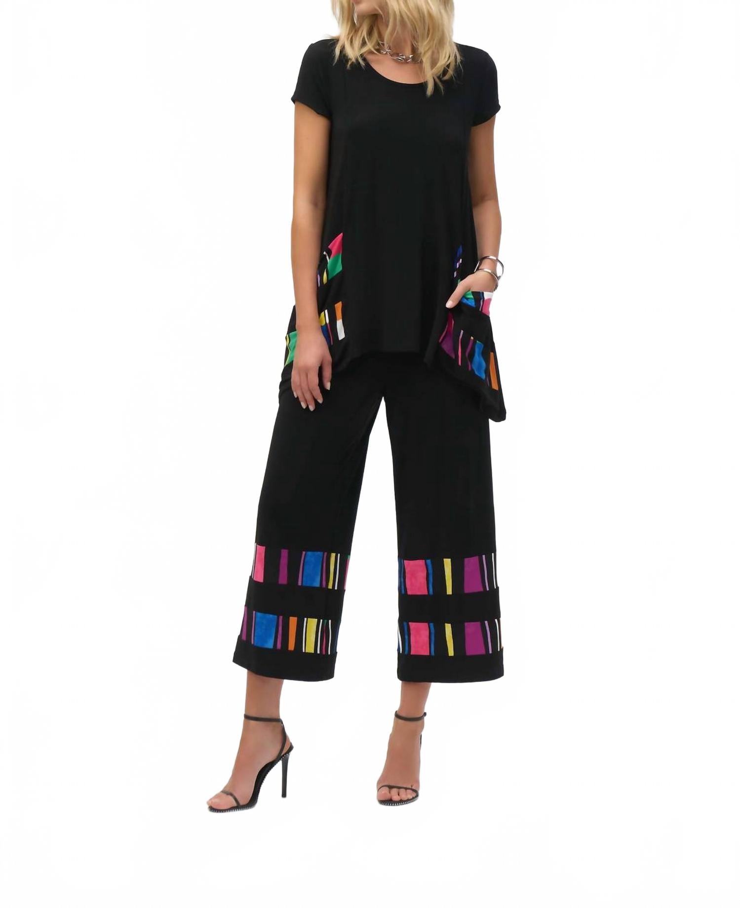 Pantalón de pierna ancha color negro