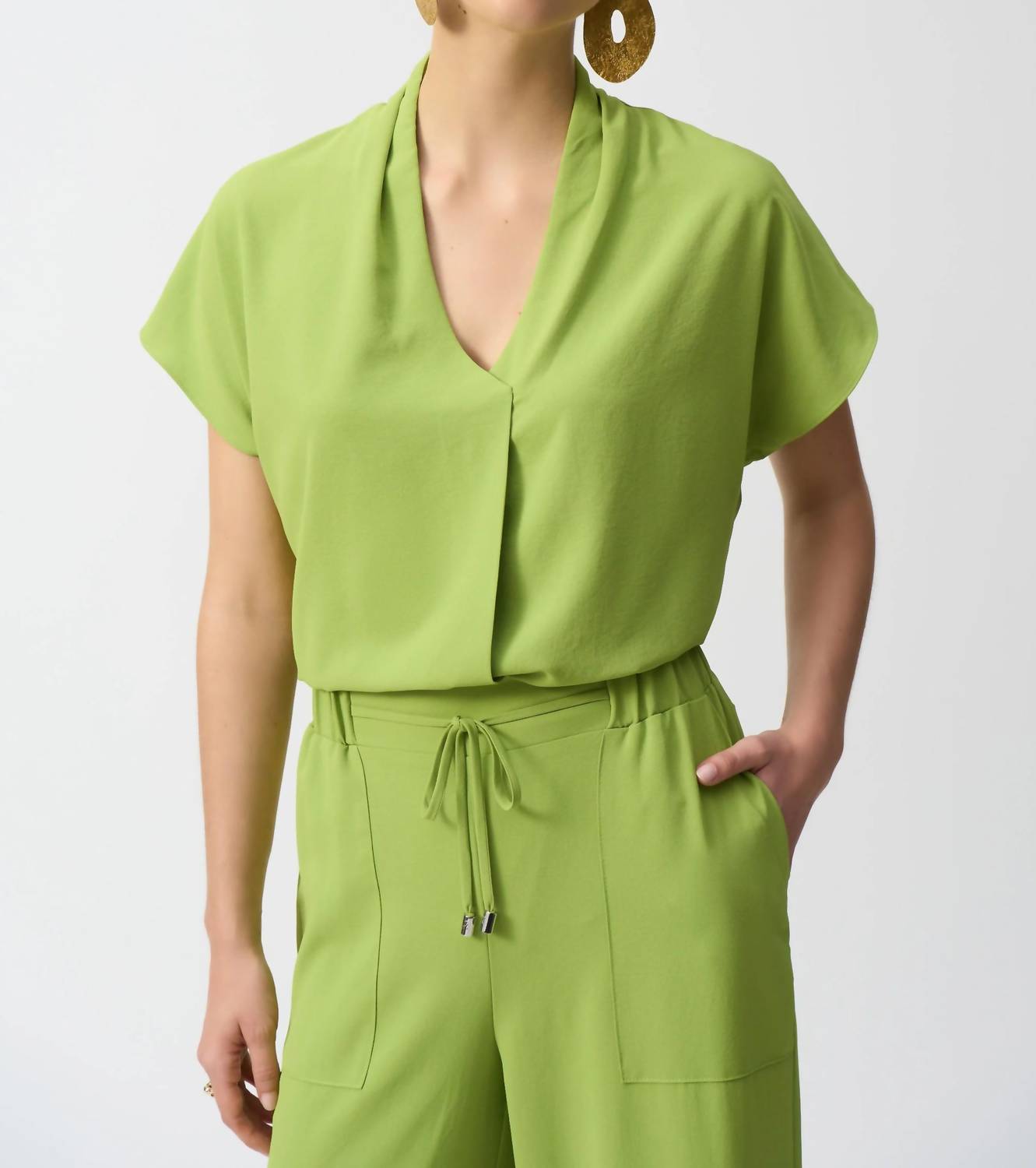 Top con cuello en V