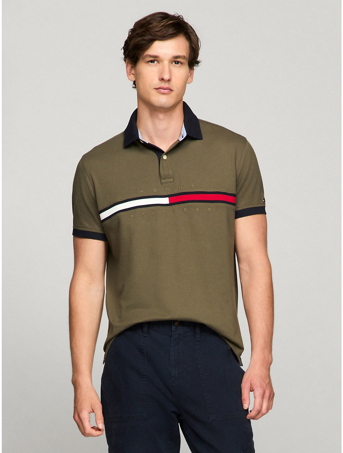 Polo de hombre a rayas con bordado