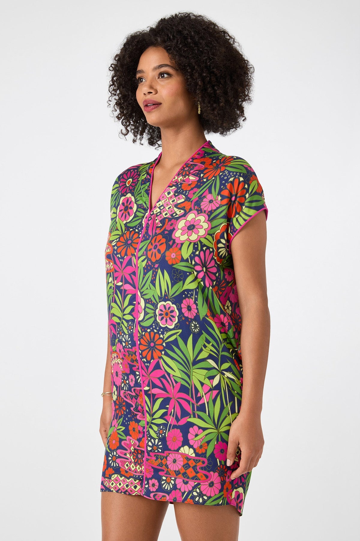 Vestido corto de manga corta