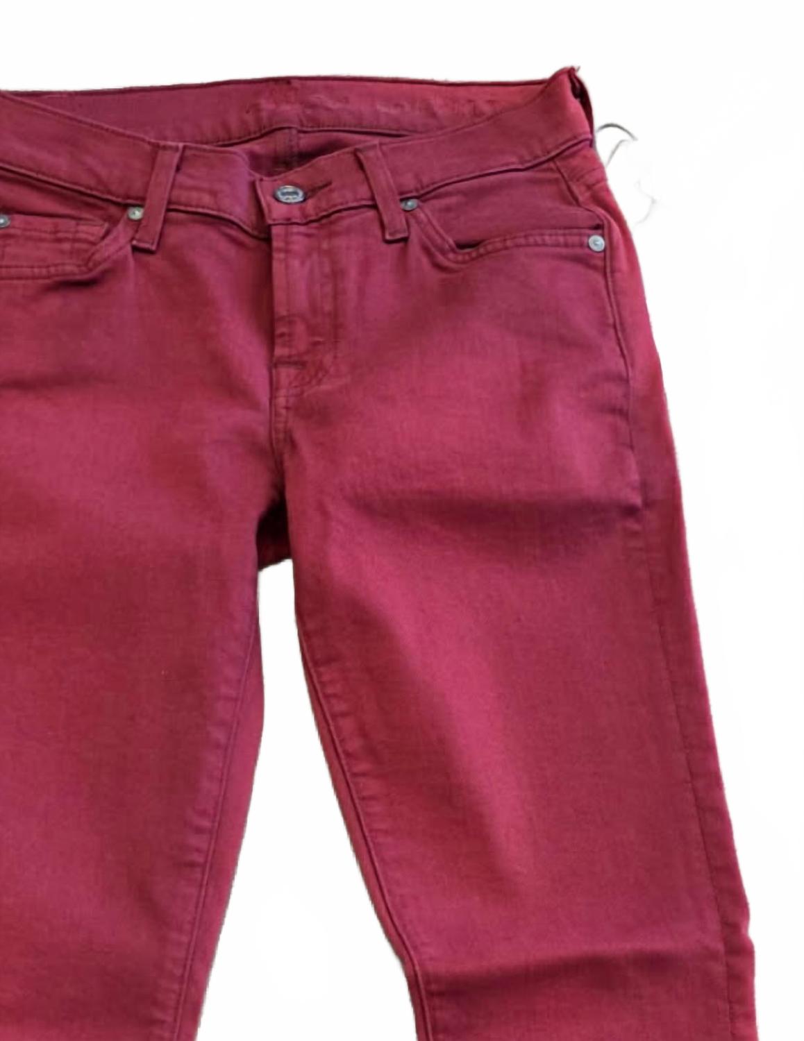 Jean de mujer de corte ajustado color rojo