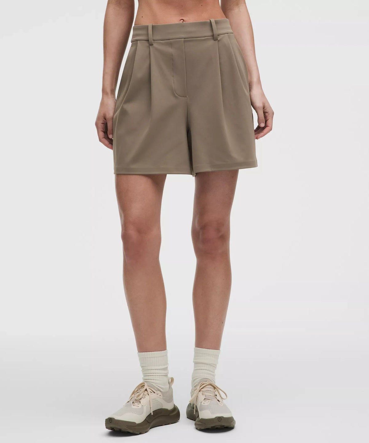 Short de tiro alto con pliegues