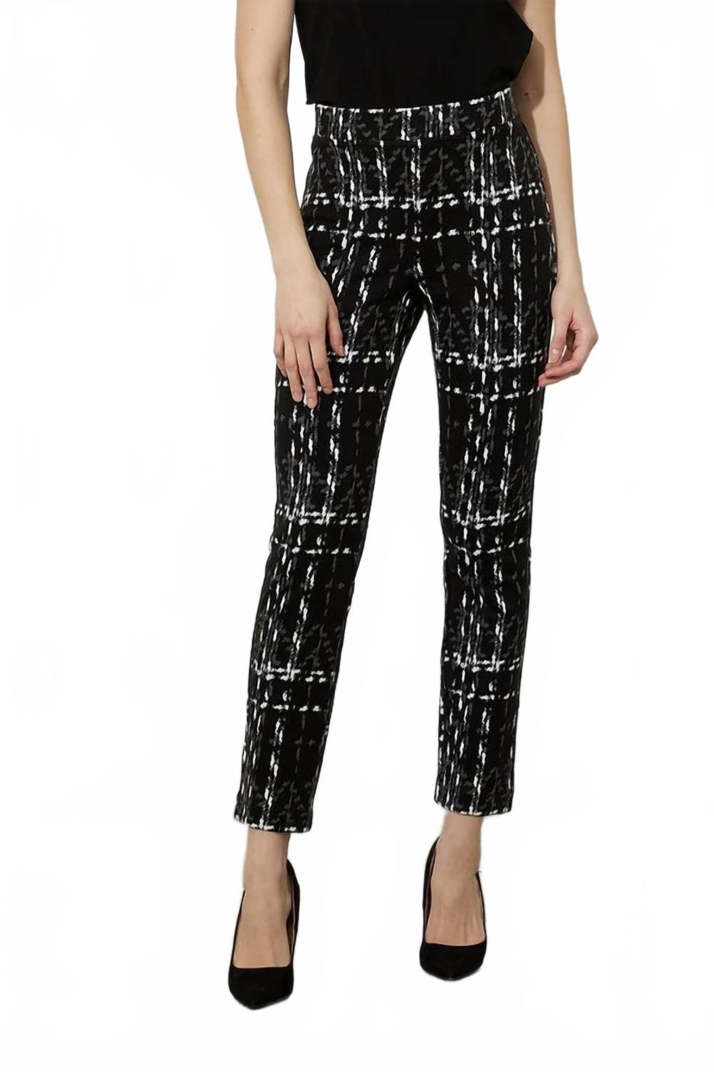 Pantalón de corte recto con estampado color negro y blanco
