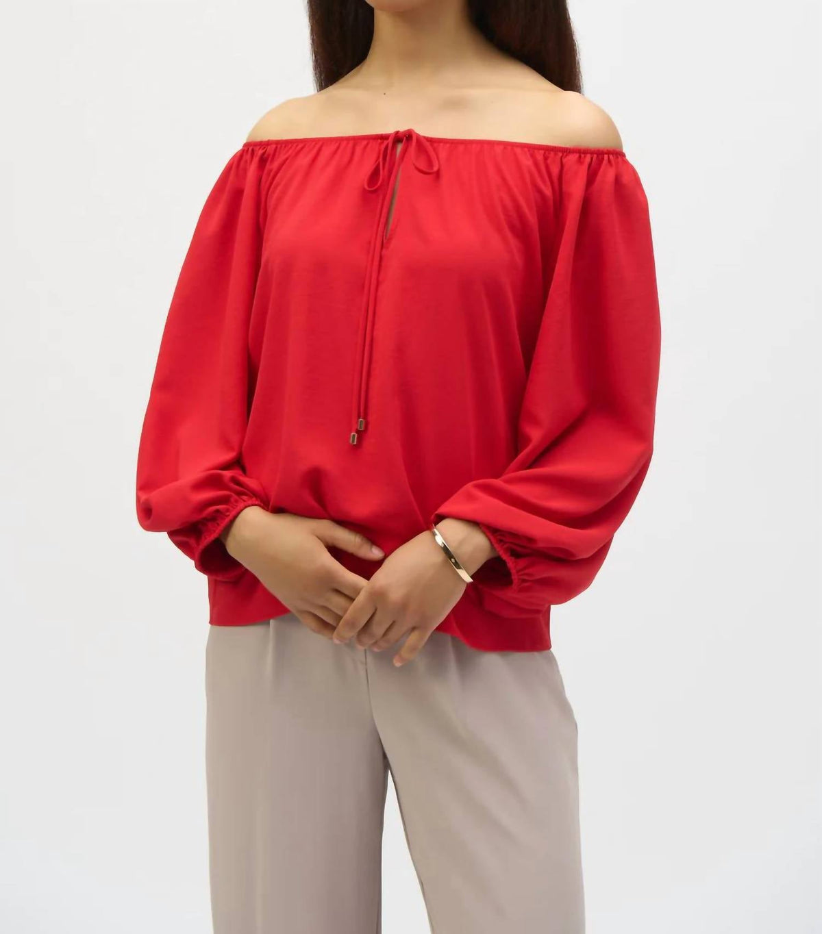 Top con hombros descubiertos color rojo