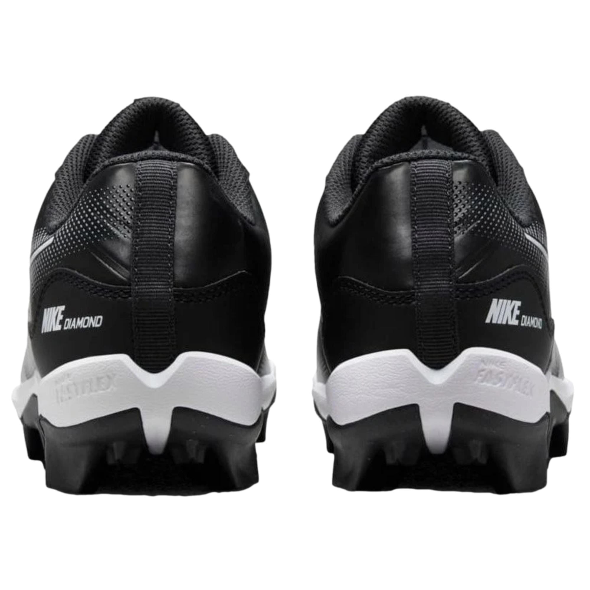Calzado infantil color negro y blanco y gris