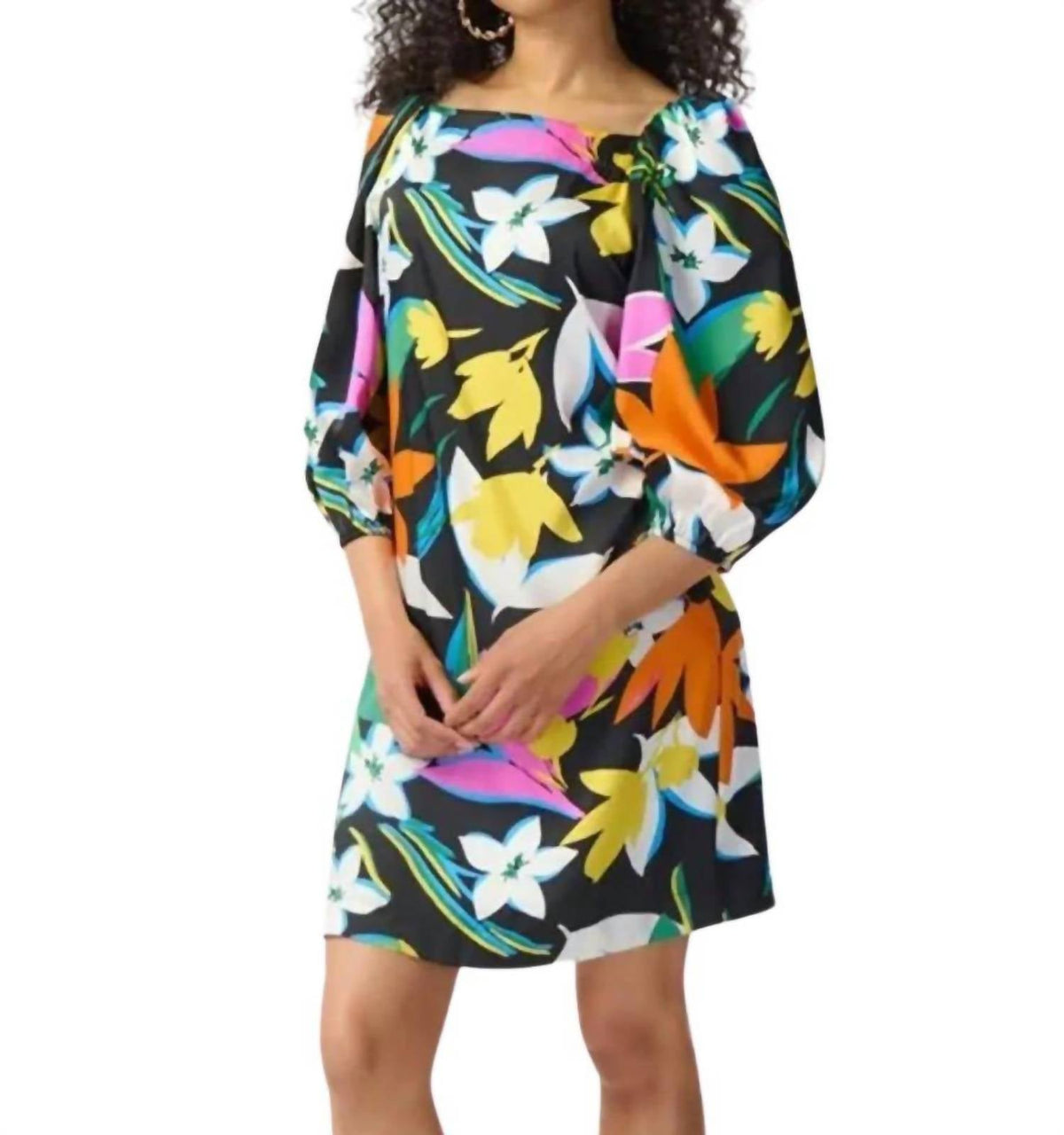 Vestido con estampado floral color negro