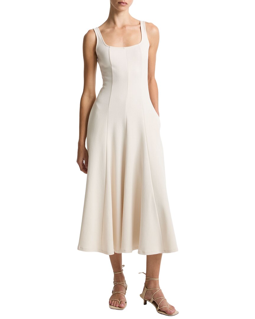 Vestido con escote cuadrado