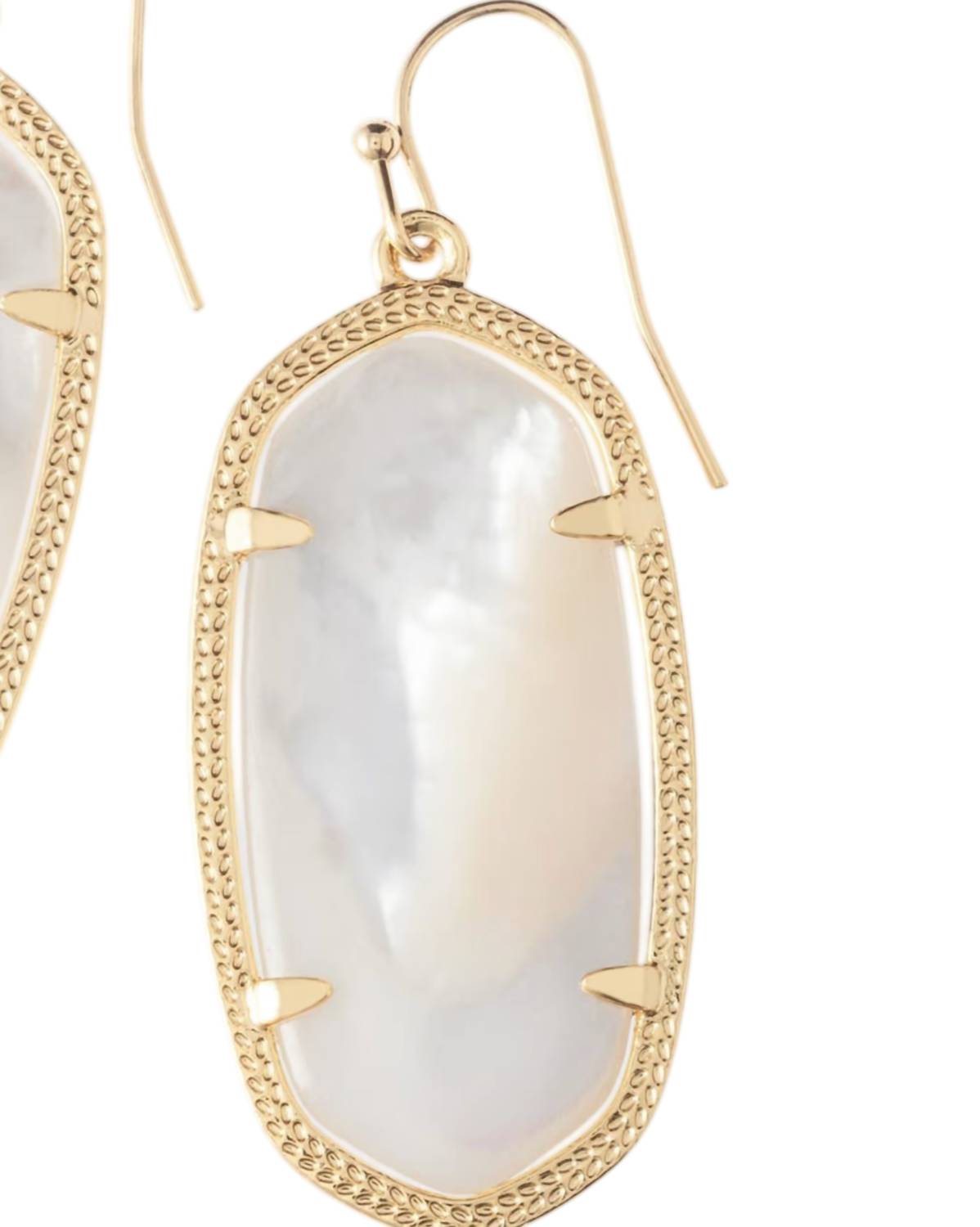 Aretes de mujer color dorado y marfil