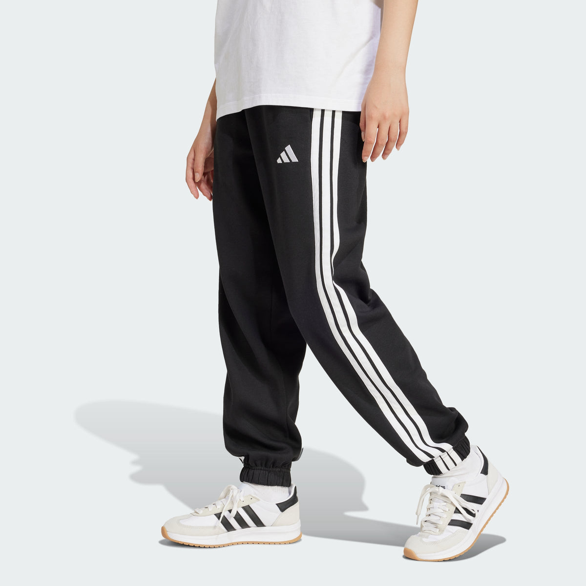 Pantalón de mujer de corte amplio a rayas