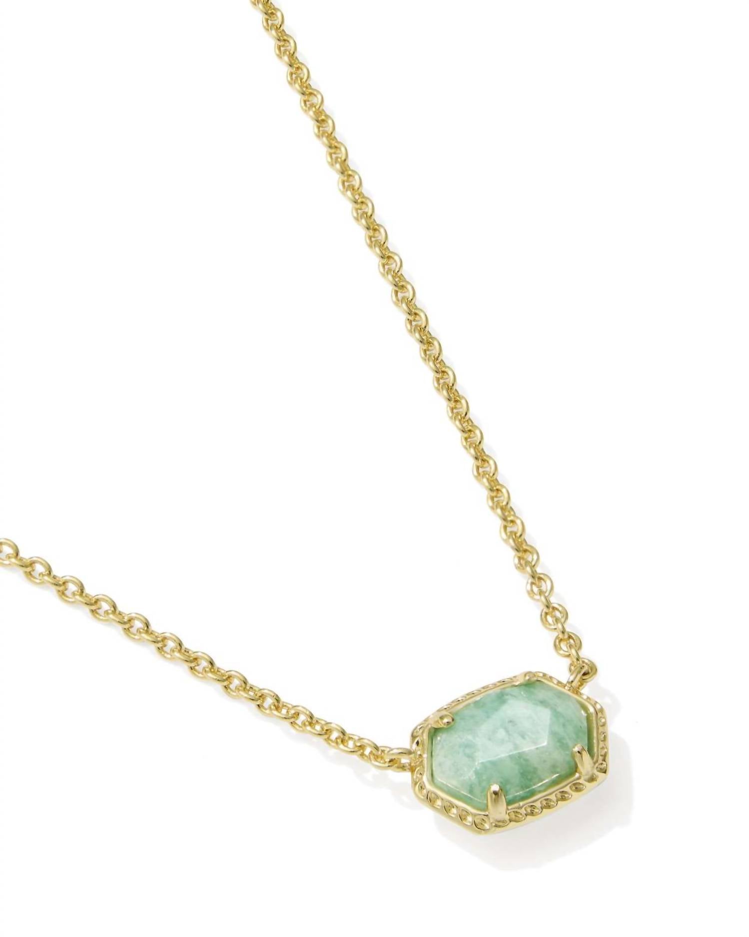 Collar de mujer color dorado