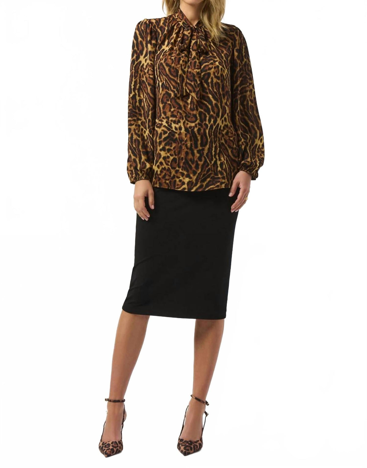 Top con estampado animal color negro y café