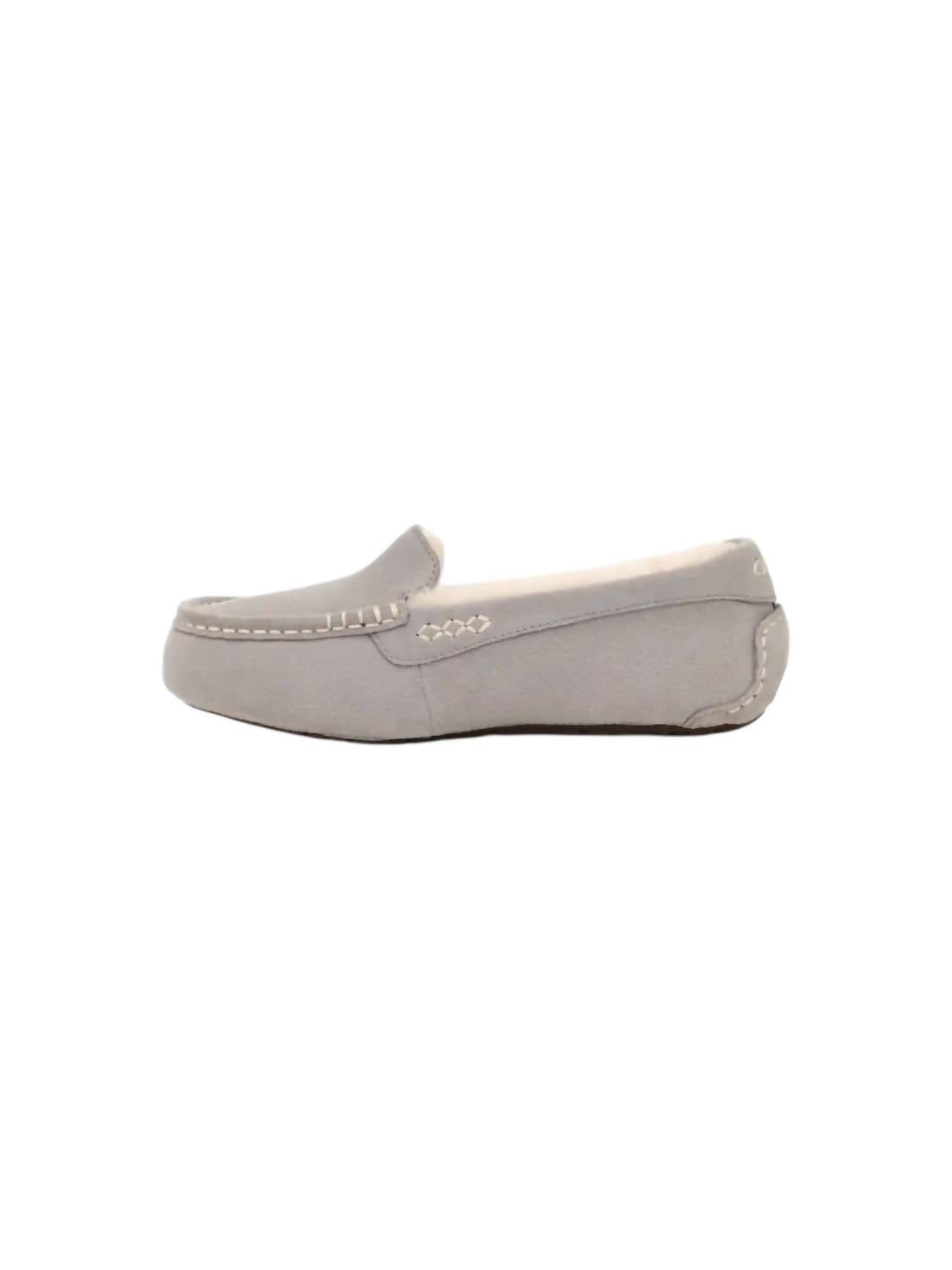 Pantuflas de mujer color gris claro