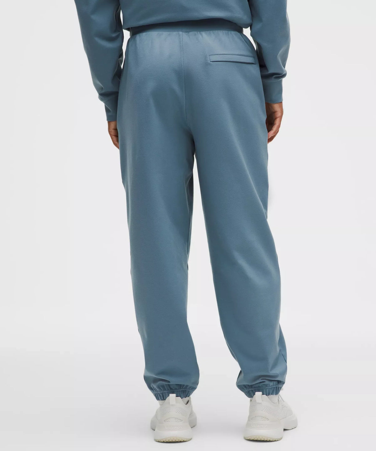 Pantalón deportivo de corte amplio