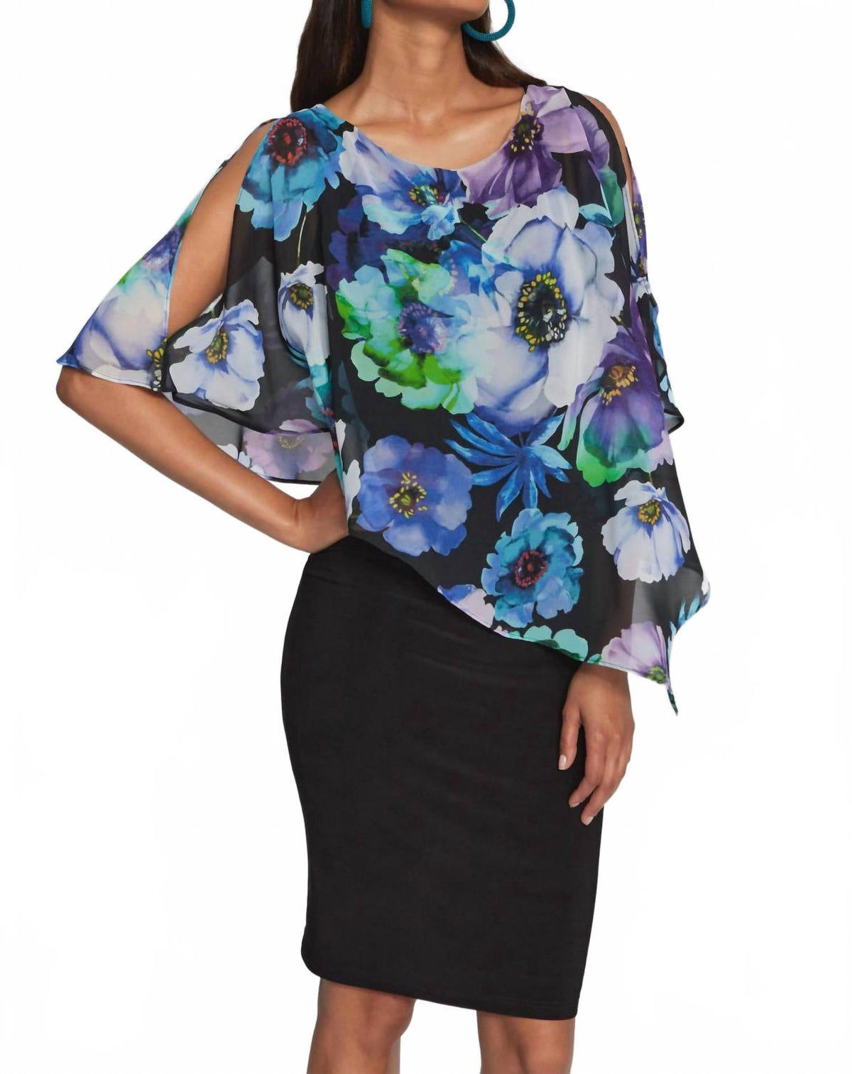 Vestido con estampado floral color negro y azul