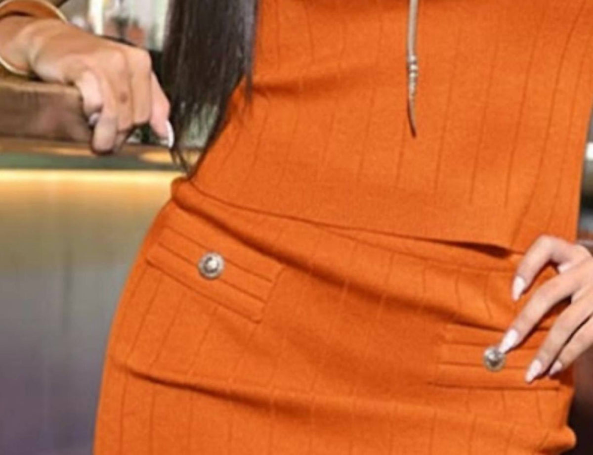 Falda color naranja