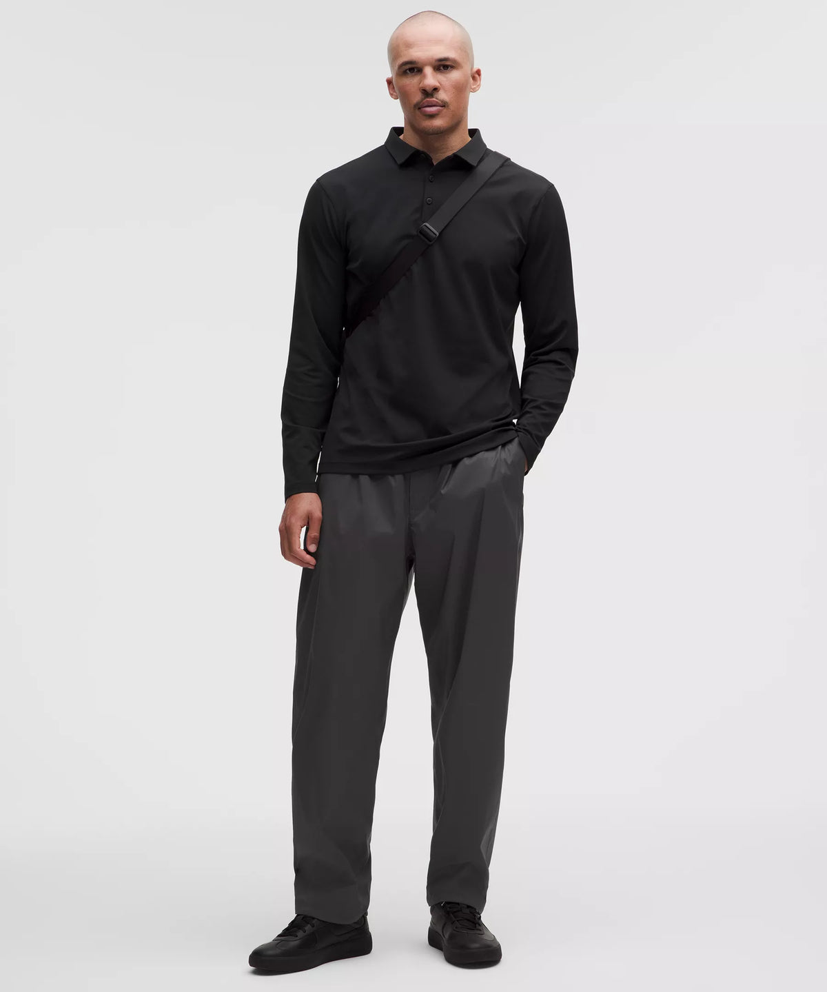 Pantalón de corte amplio
