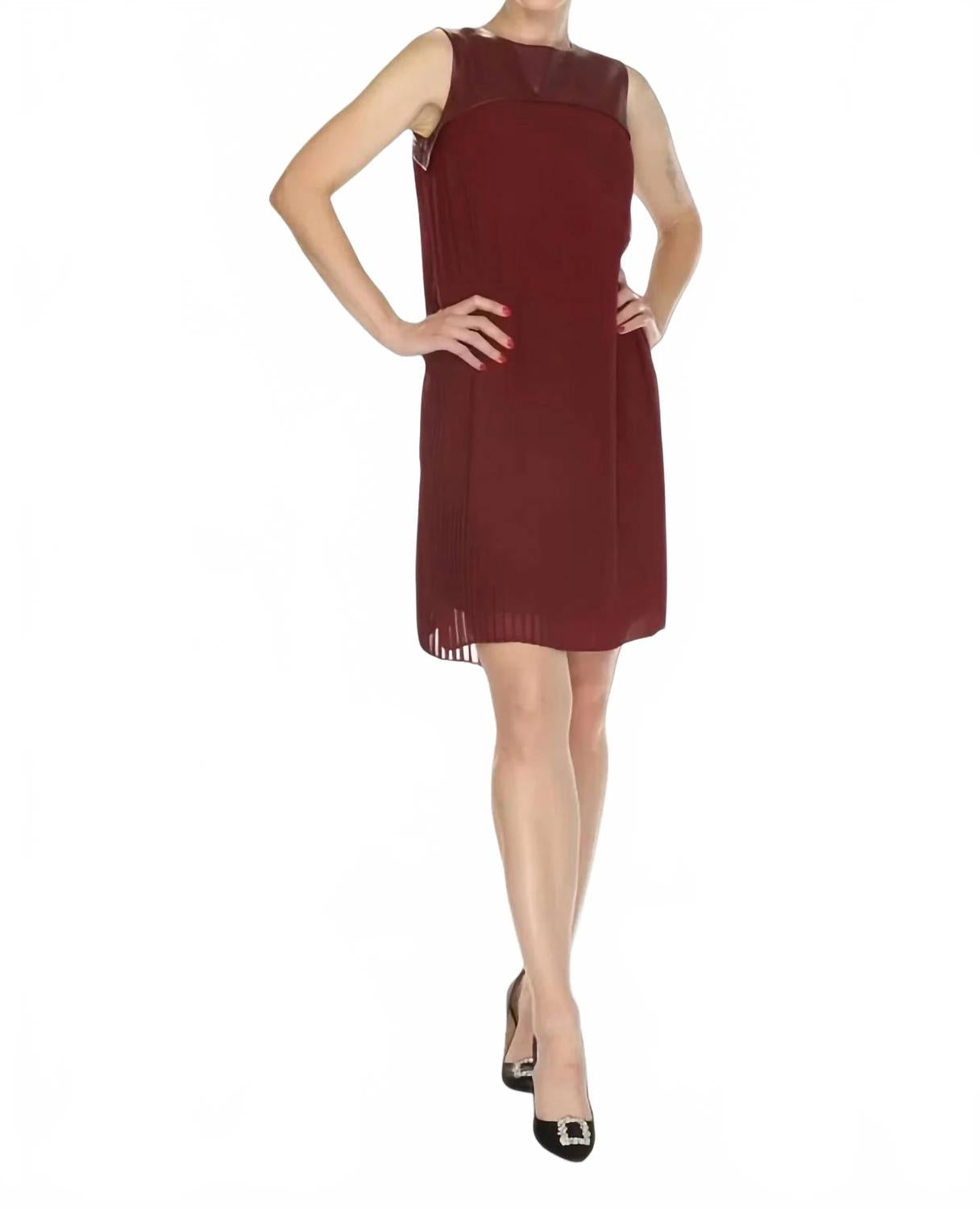 Vestido de efecto cuero corto con pliegues