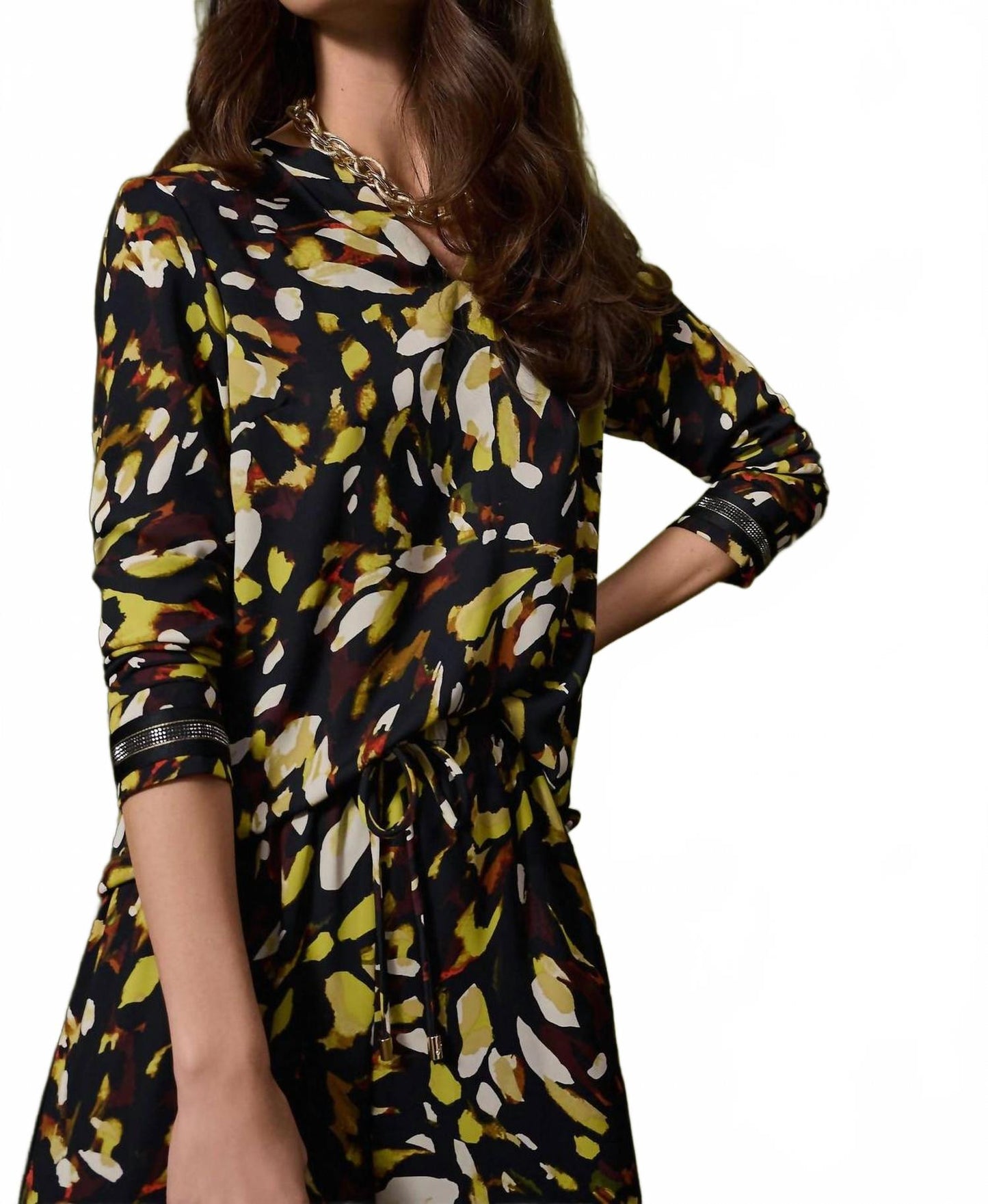 Top de manga larga con estampado animal color negro