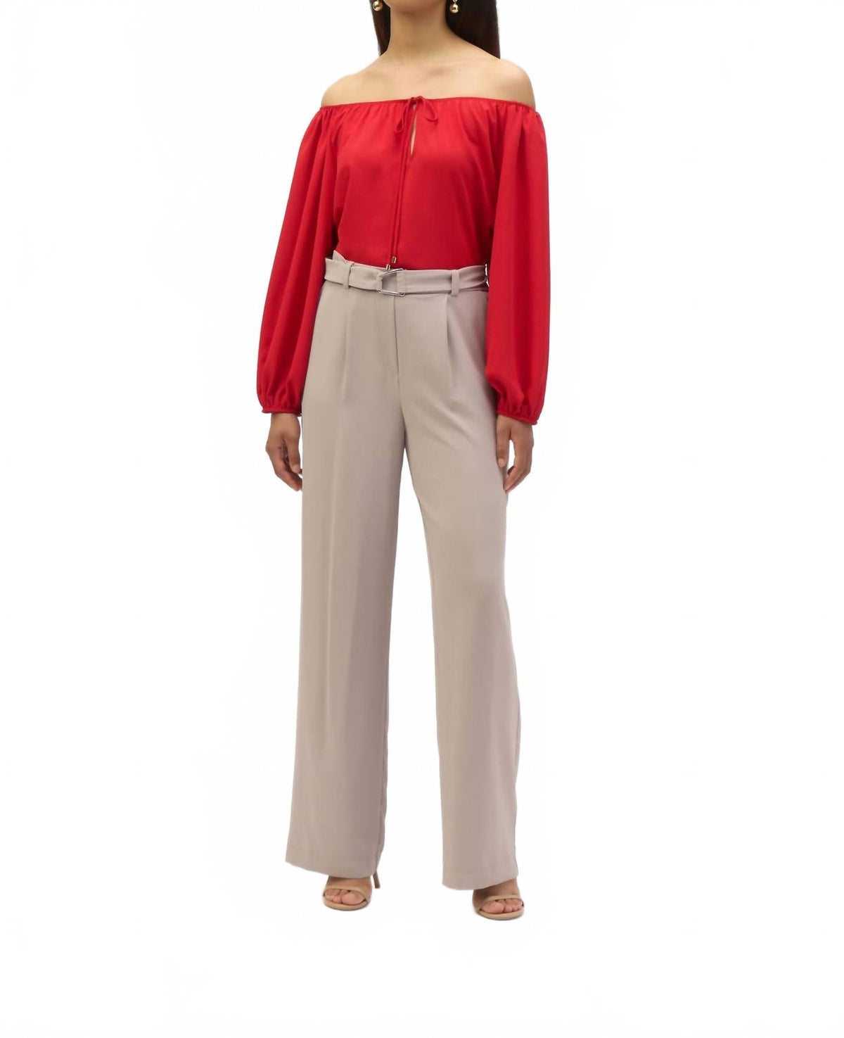 Top con hombros descubiertos color rojo
