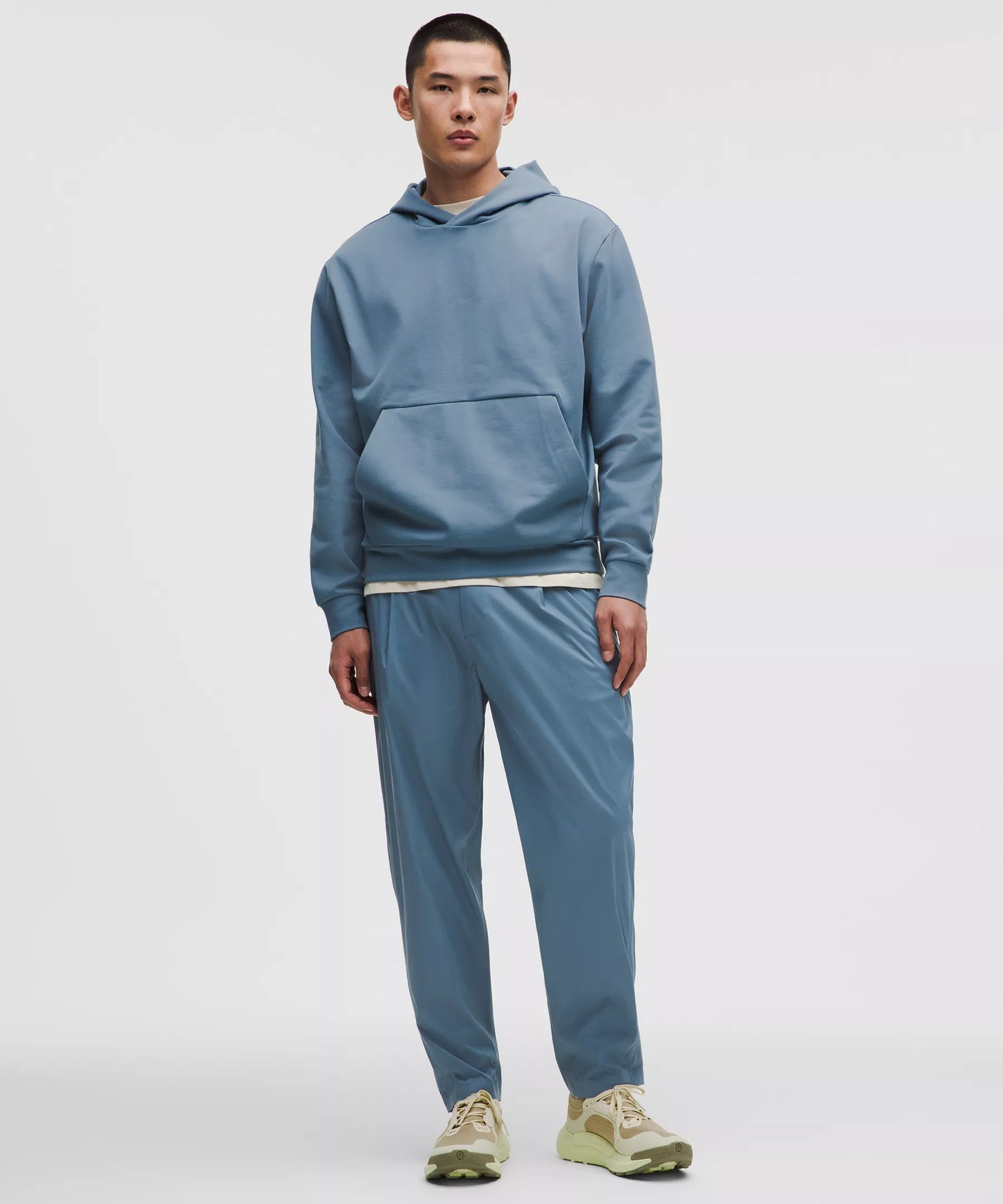 Pantalón con pliegues