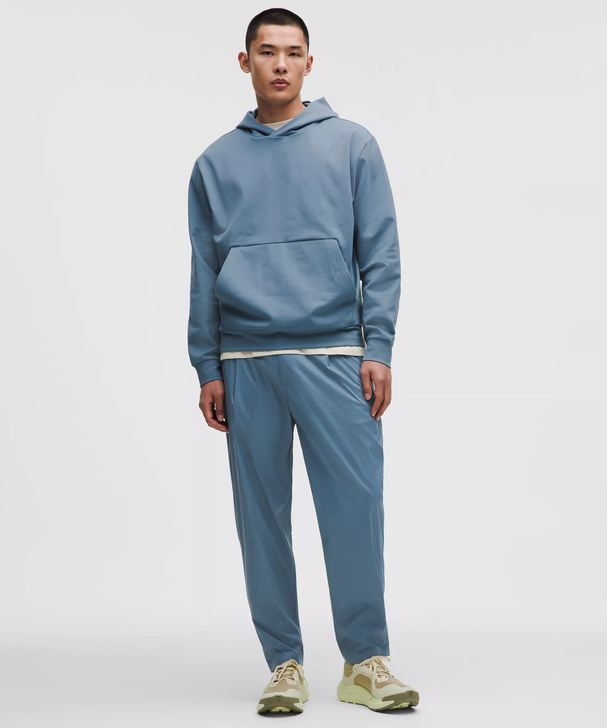 Pantalón con pliegues