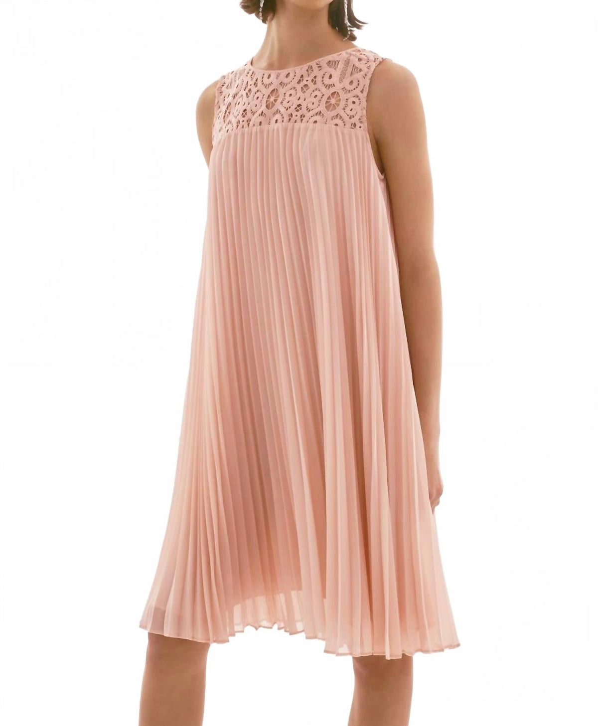 Vestido de gasa sin mangas con pliegues