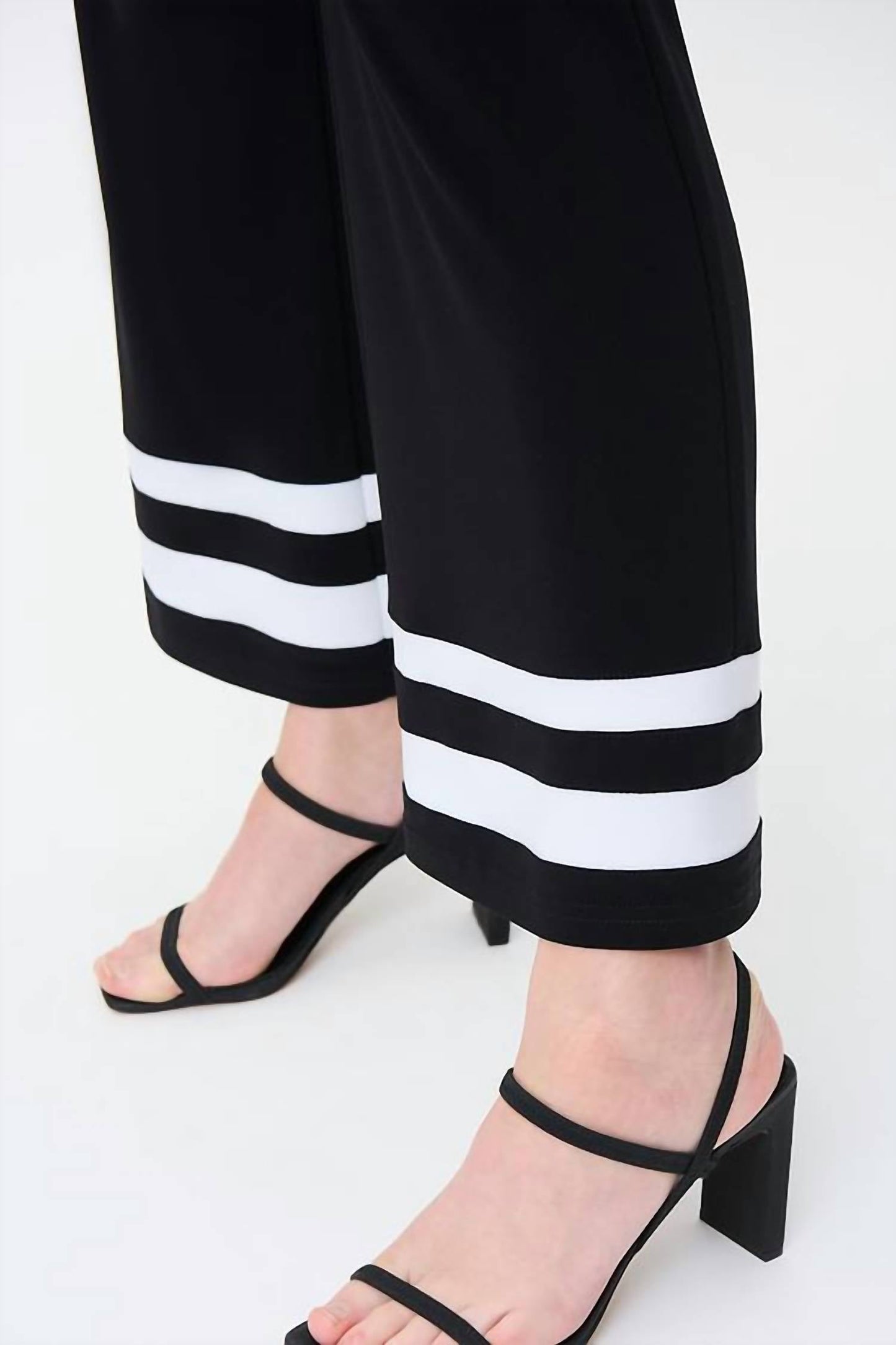 Pantalón color negro y blanco