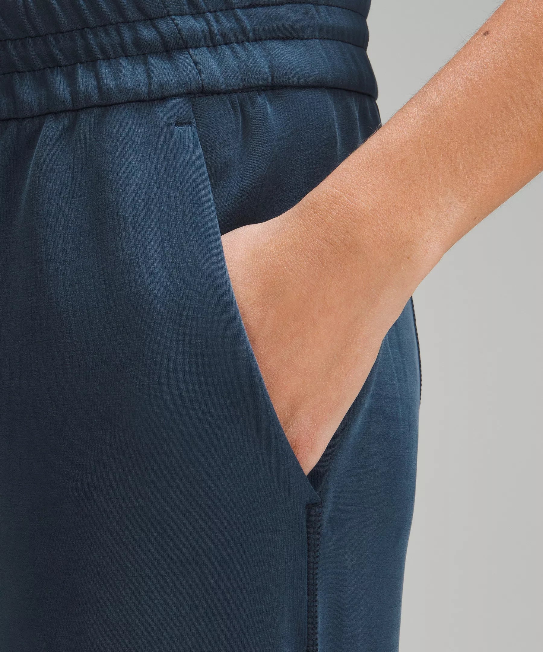 Pantalón de tiro alto