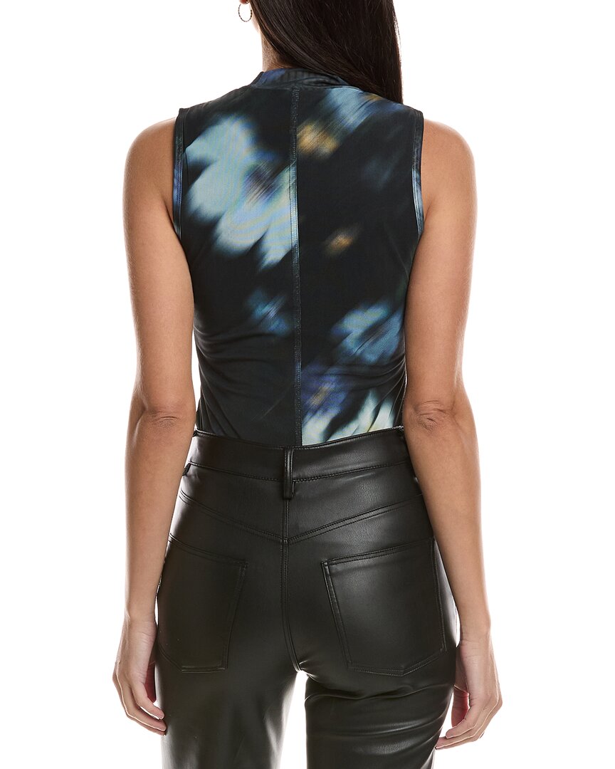 Top con cuello alto