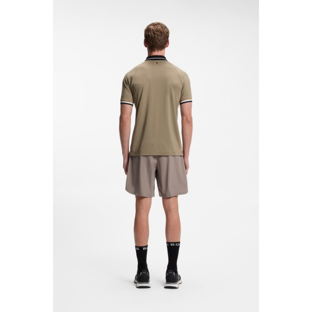 Polo de corte ajustado