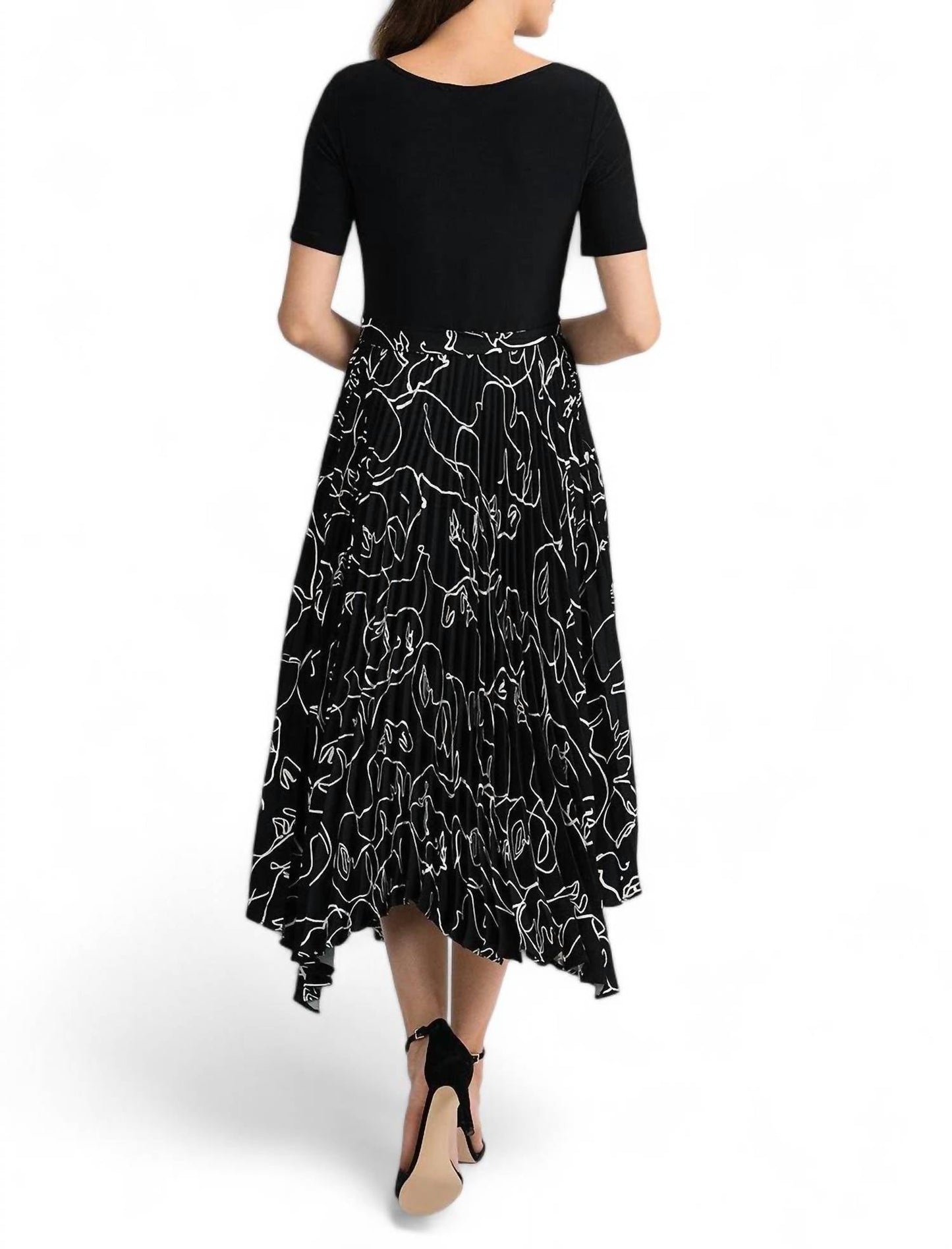 Vestido con pliegues color negro