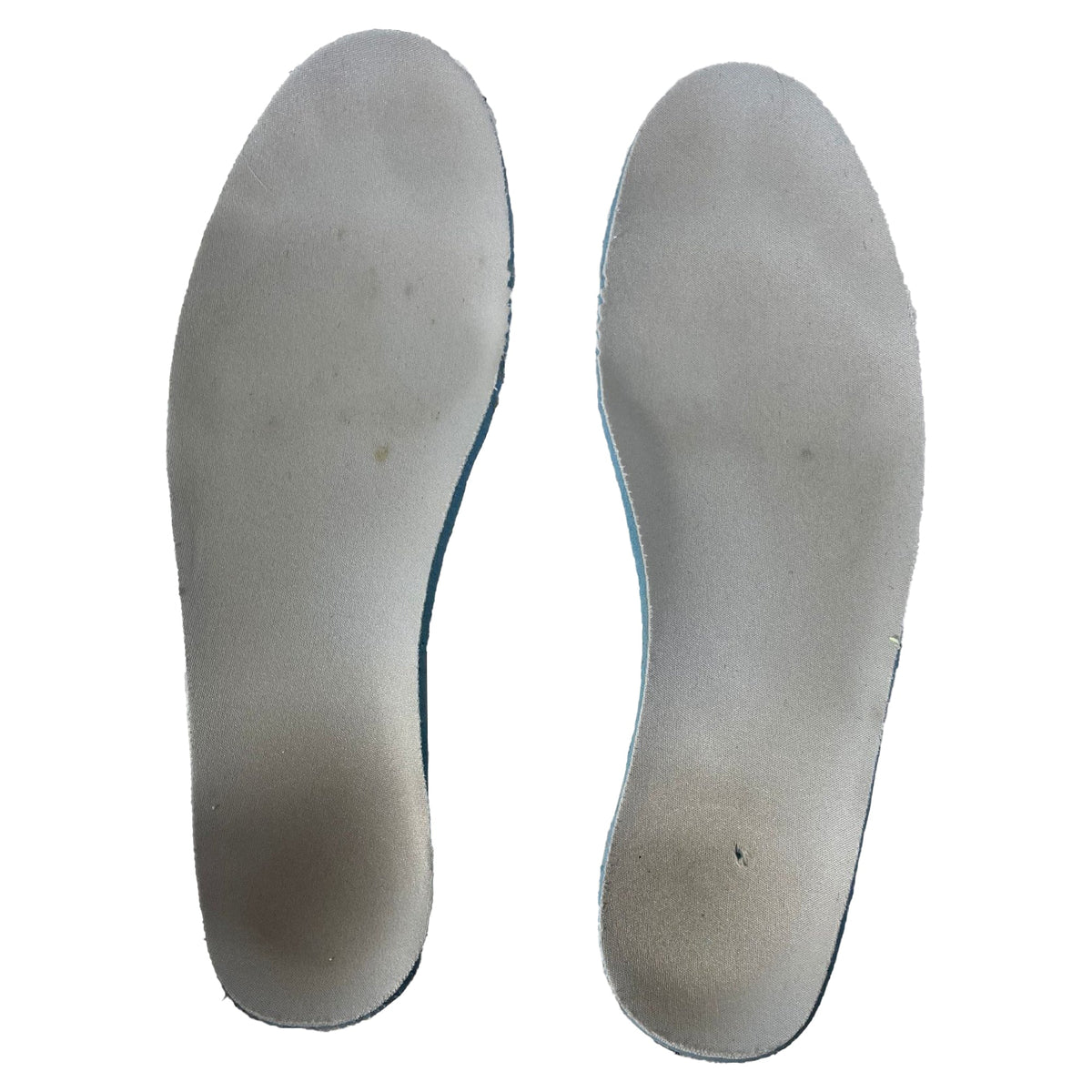 Tenis de cuero color gris