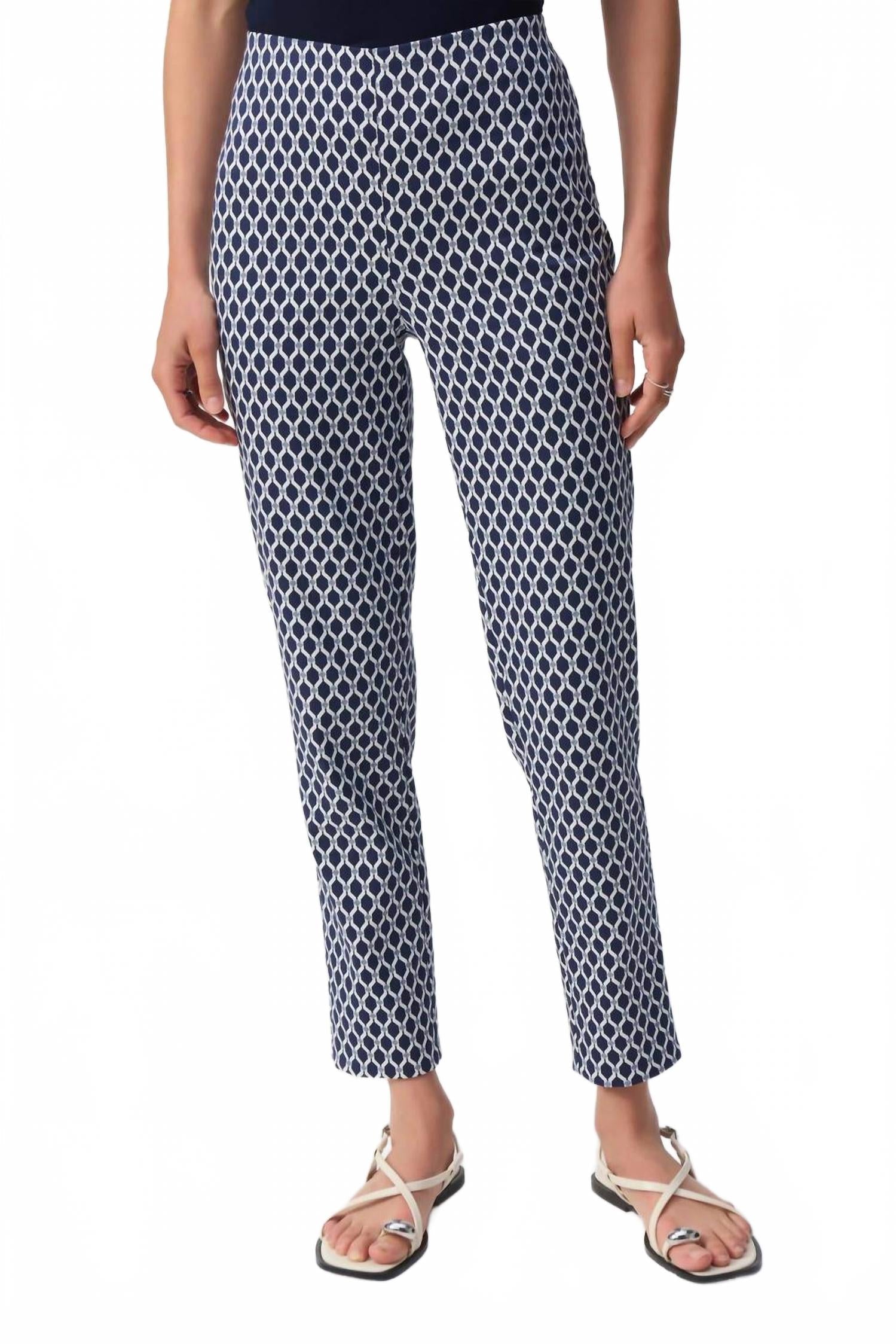 Pantalón color blanco y azul