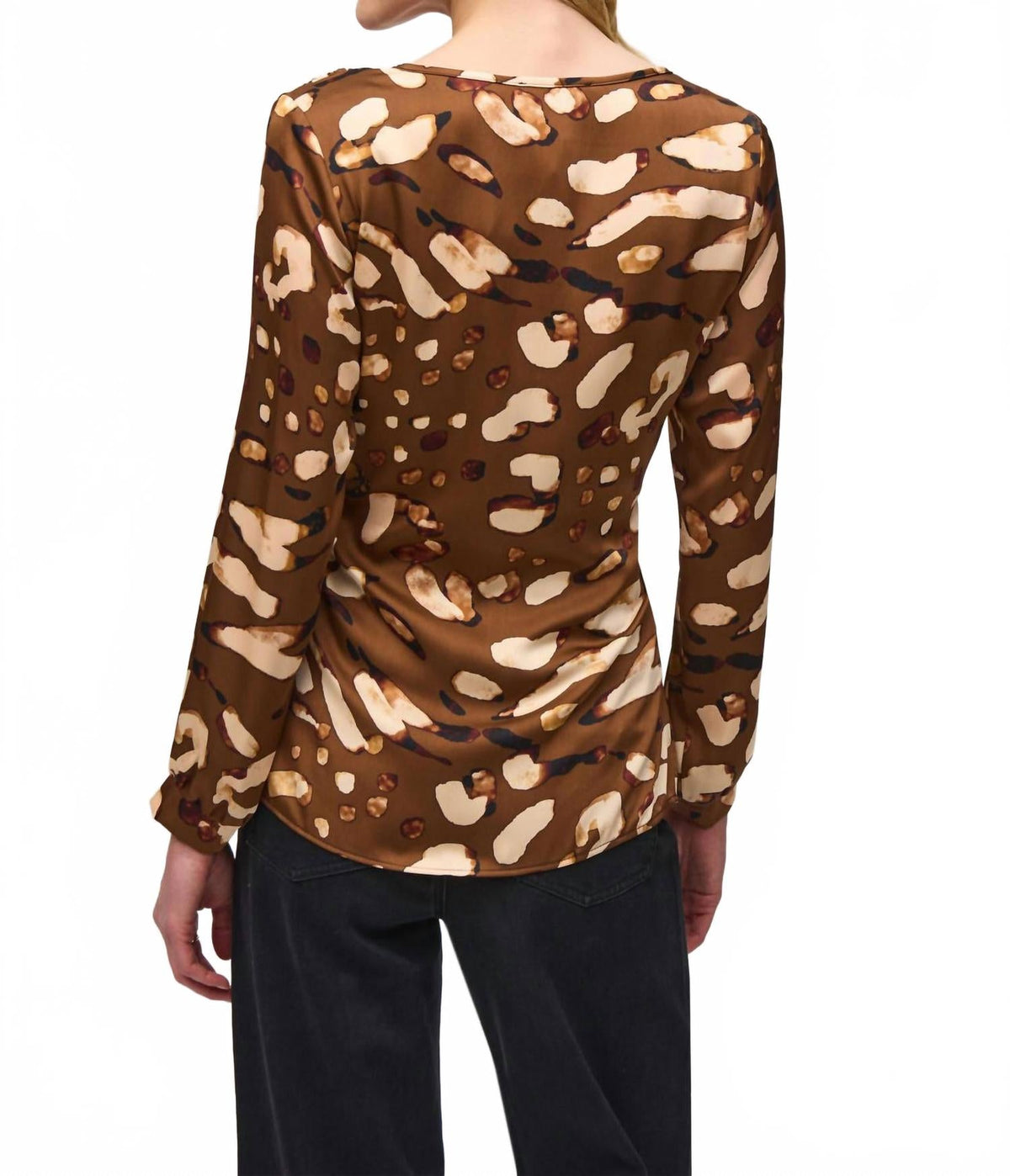 Top de satén con estampado animal color beige