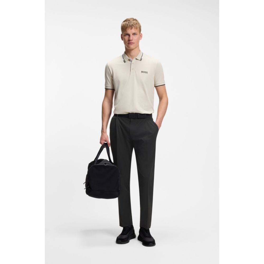 Pantalón de corte amplio