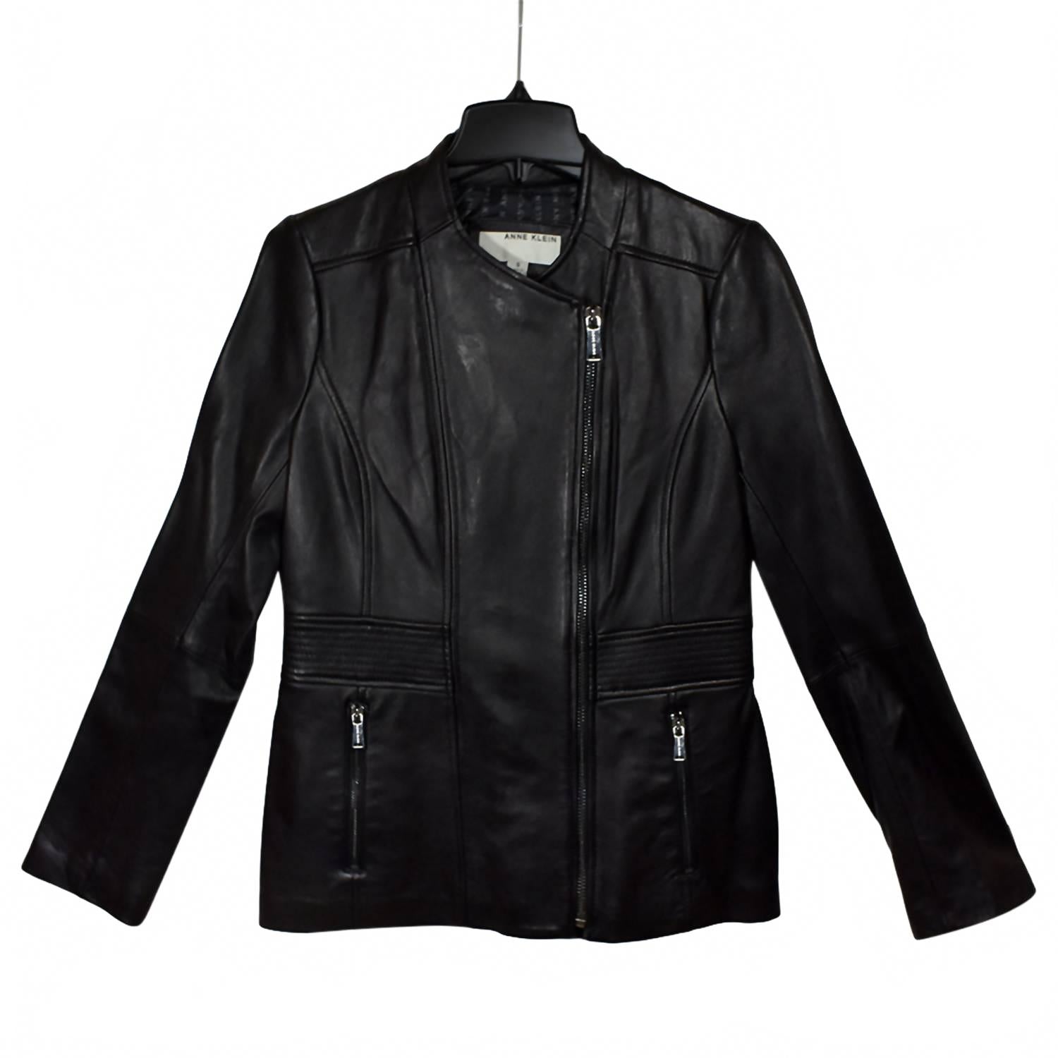 Chaqueta de mujer de cuero color negro