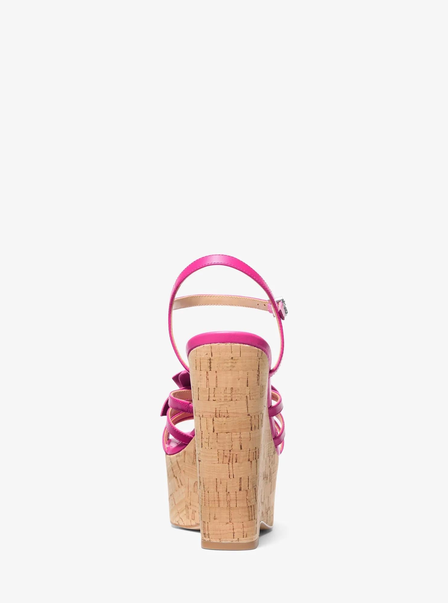 Sandalias de cuero con estampado floral