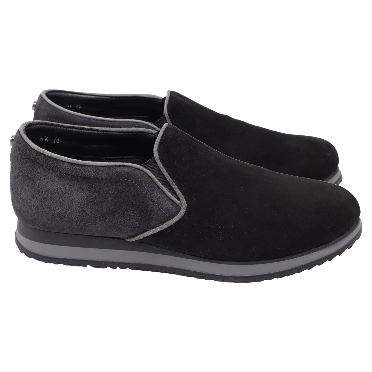 Tenis de gamuza sin cordones color negro