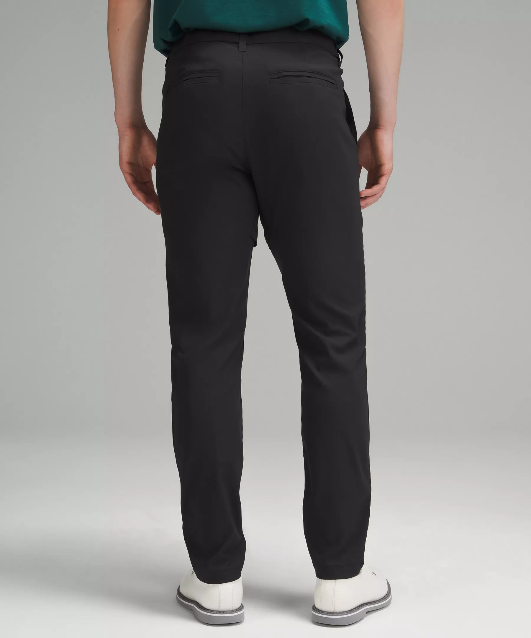 Pantalón de corte ajustado
