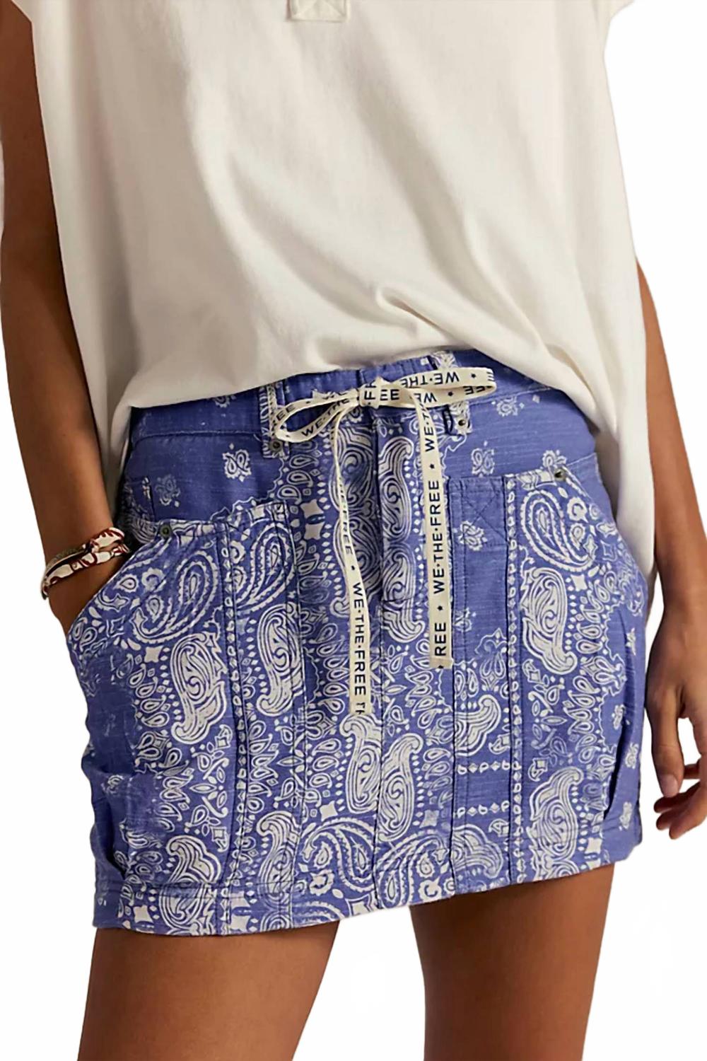 Falda corta con estampado