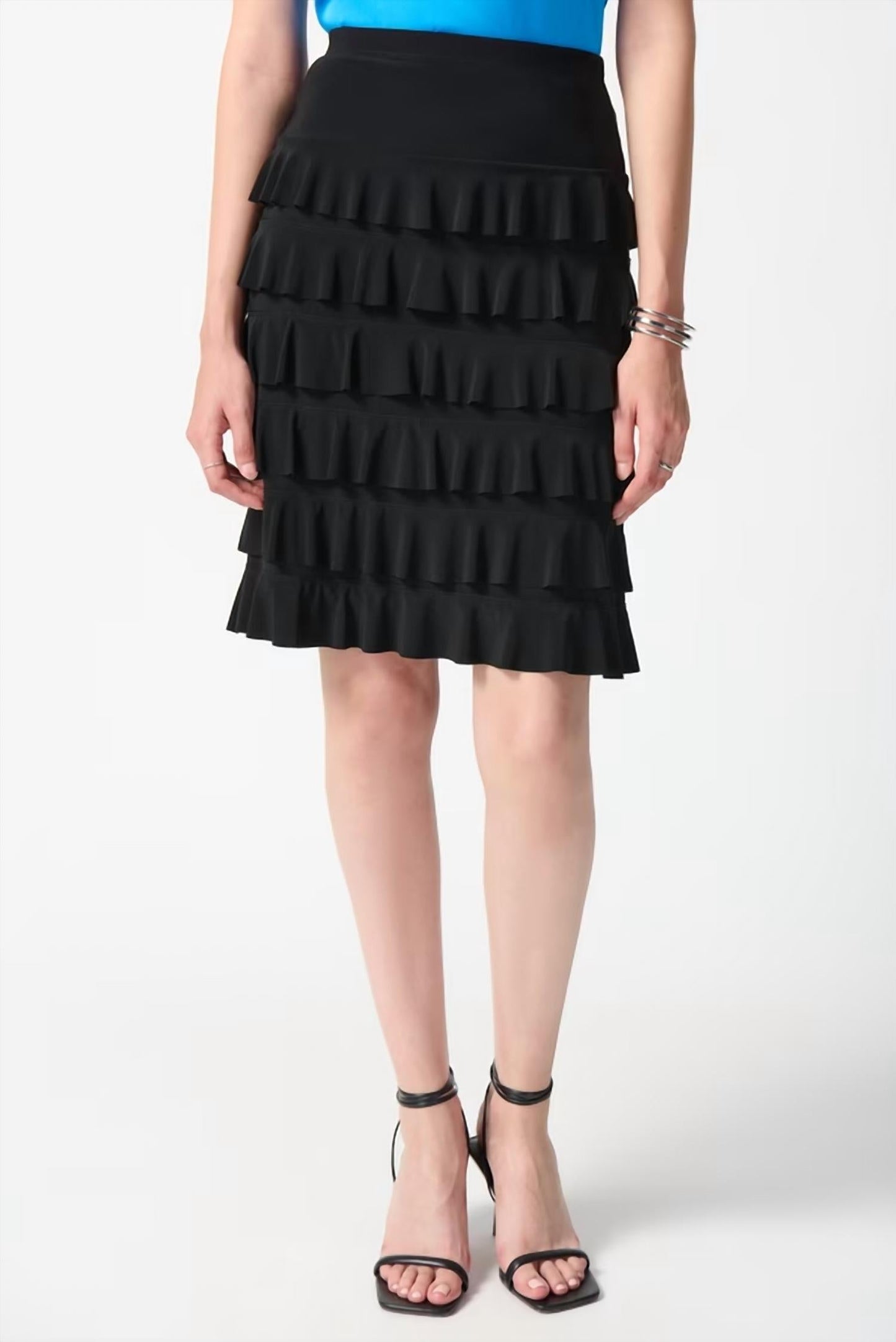 Falda con boleros color negro